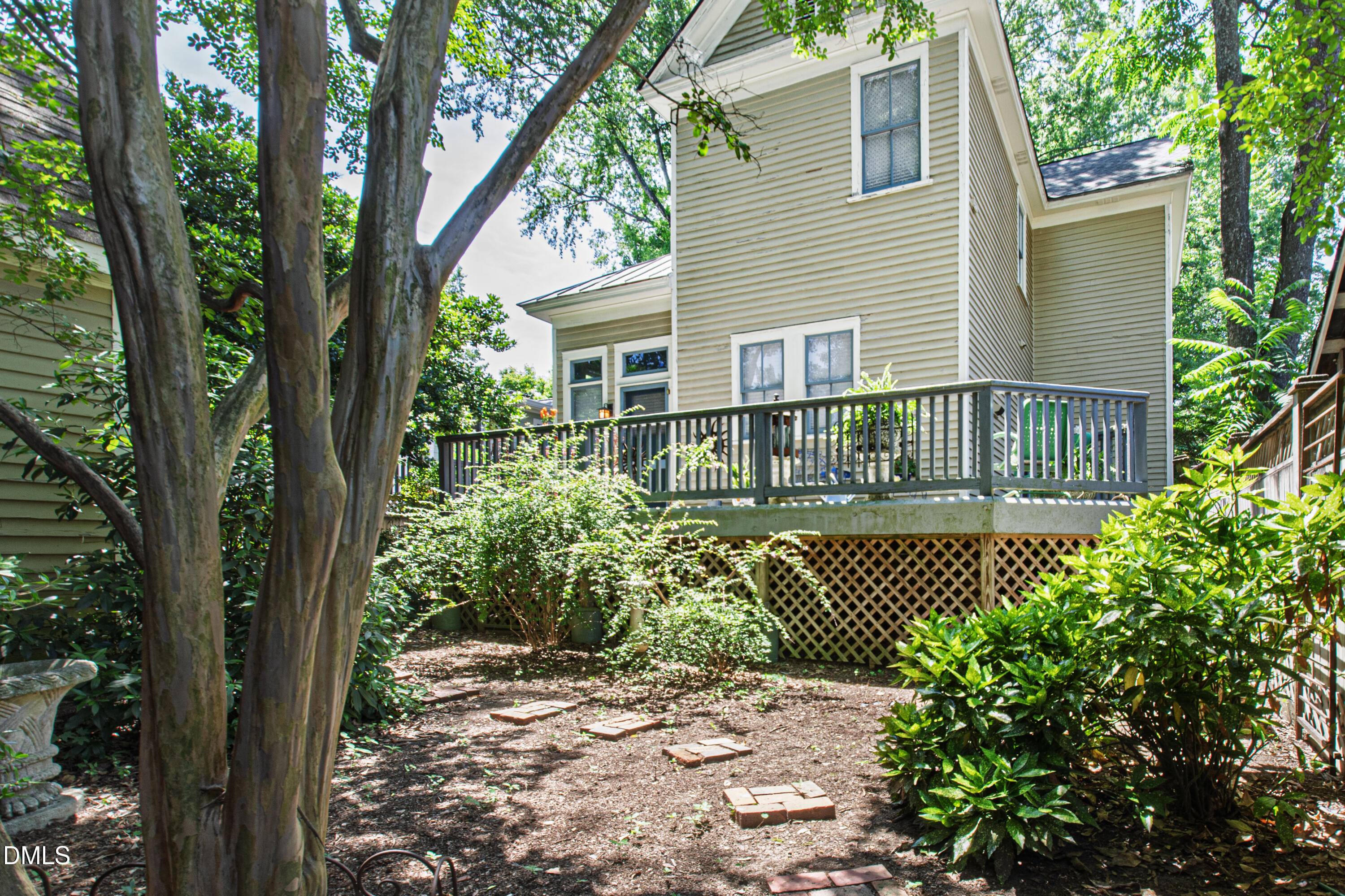 124 N Bloodworth Street