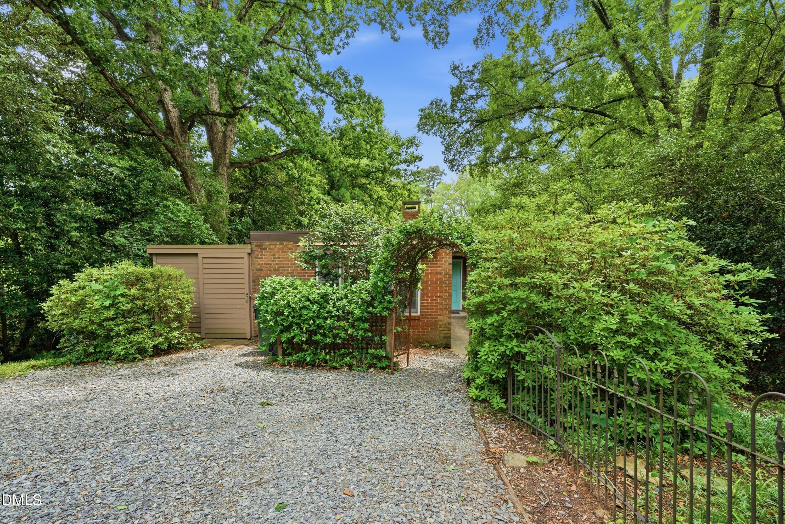 16 Davie Circle