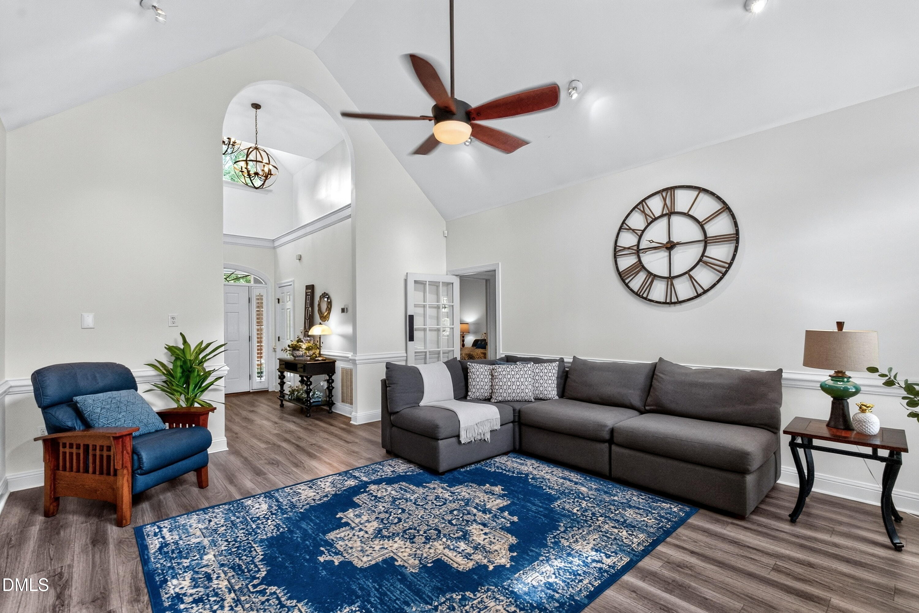 7101 Evelyn Circle