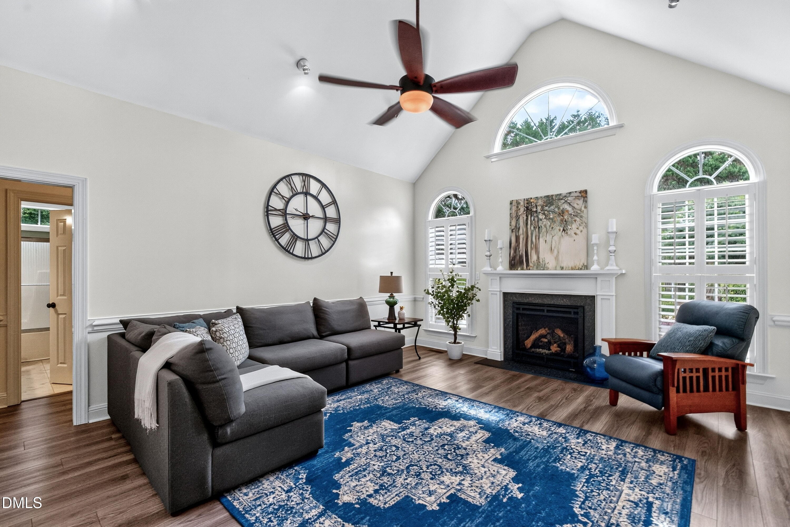 7101 Evelyn Circle