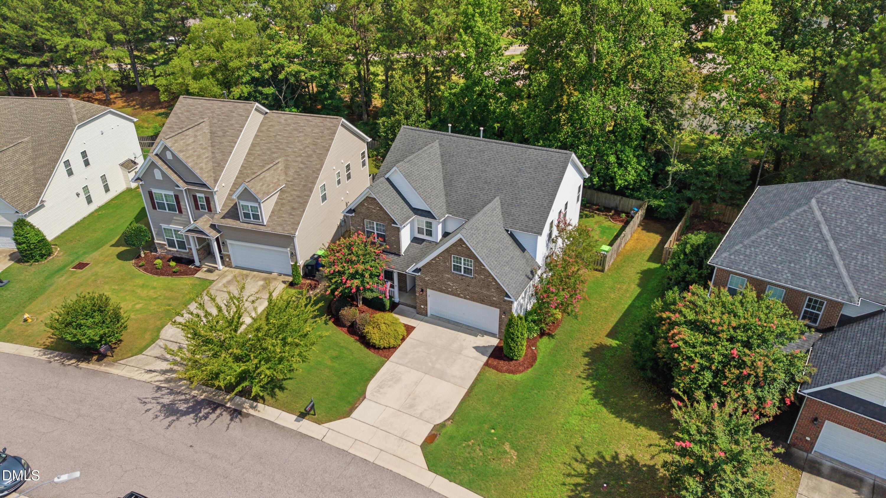 6220 Amber Bluffs Crescent