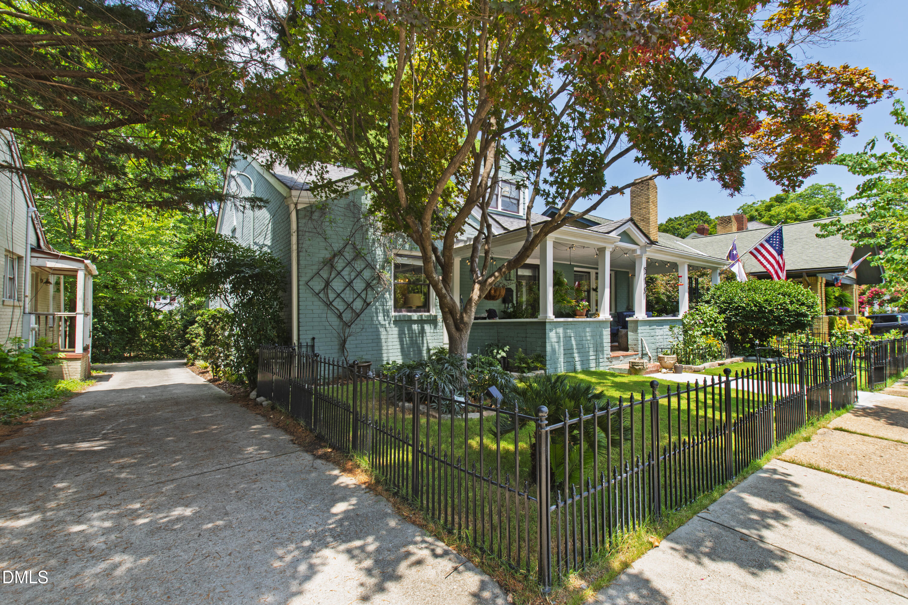 519 E Lane Street