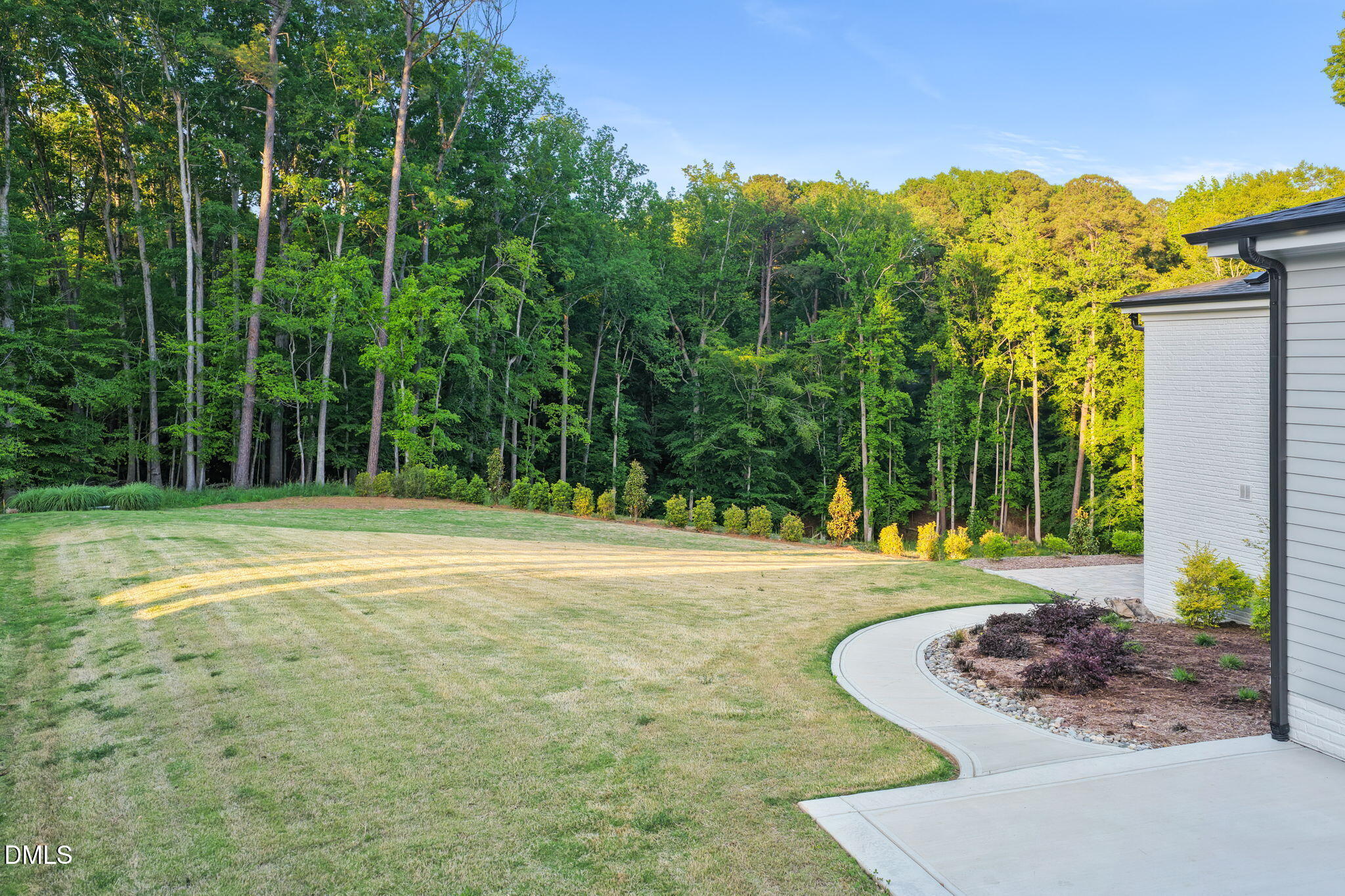 9004 Meadow Pointe Court