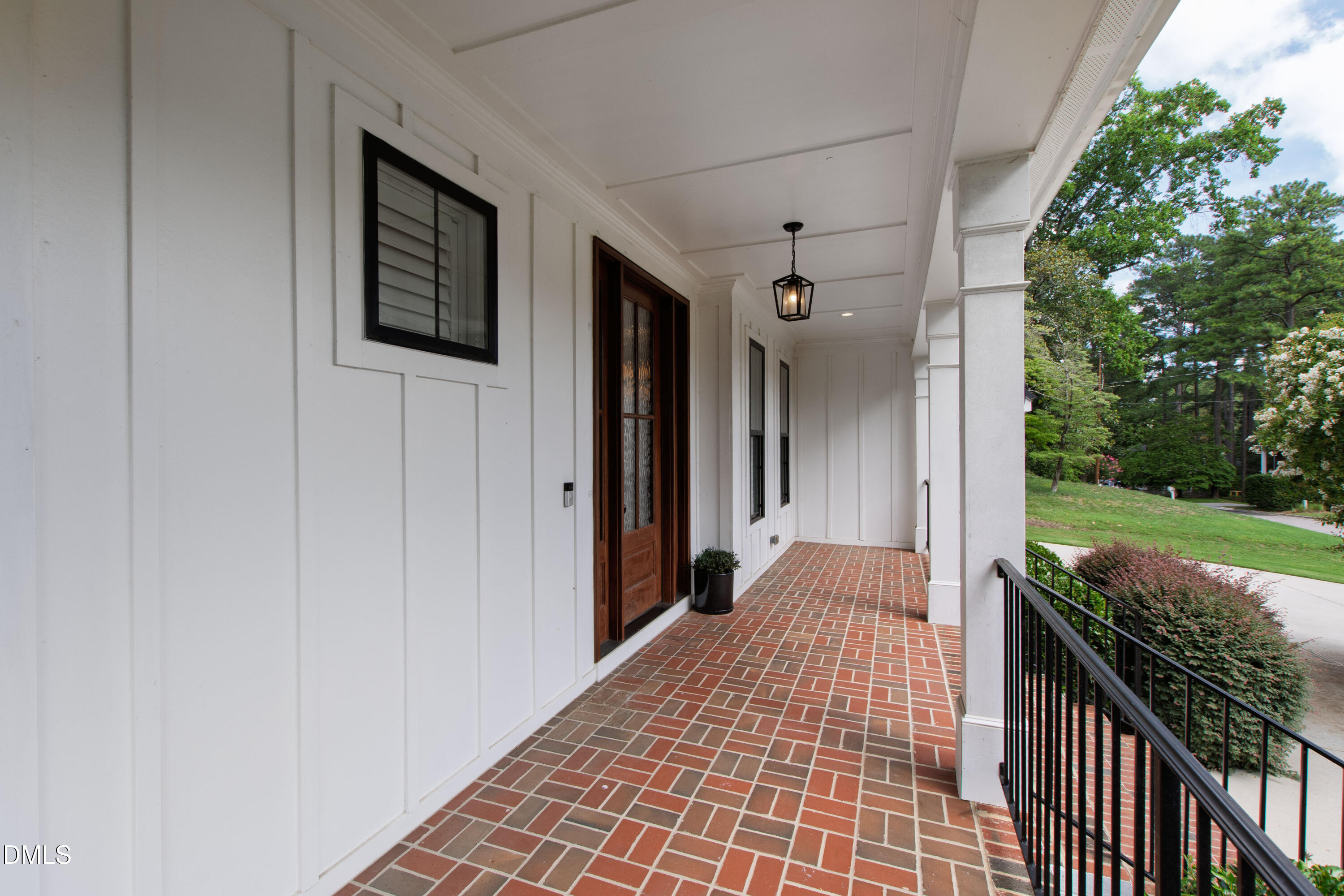 5021 Sandlewood Drive