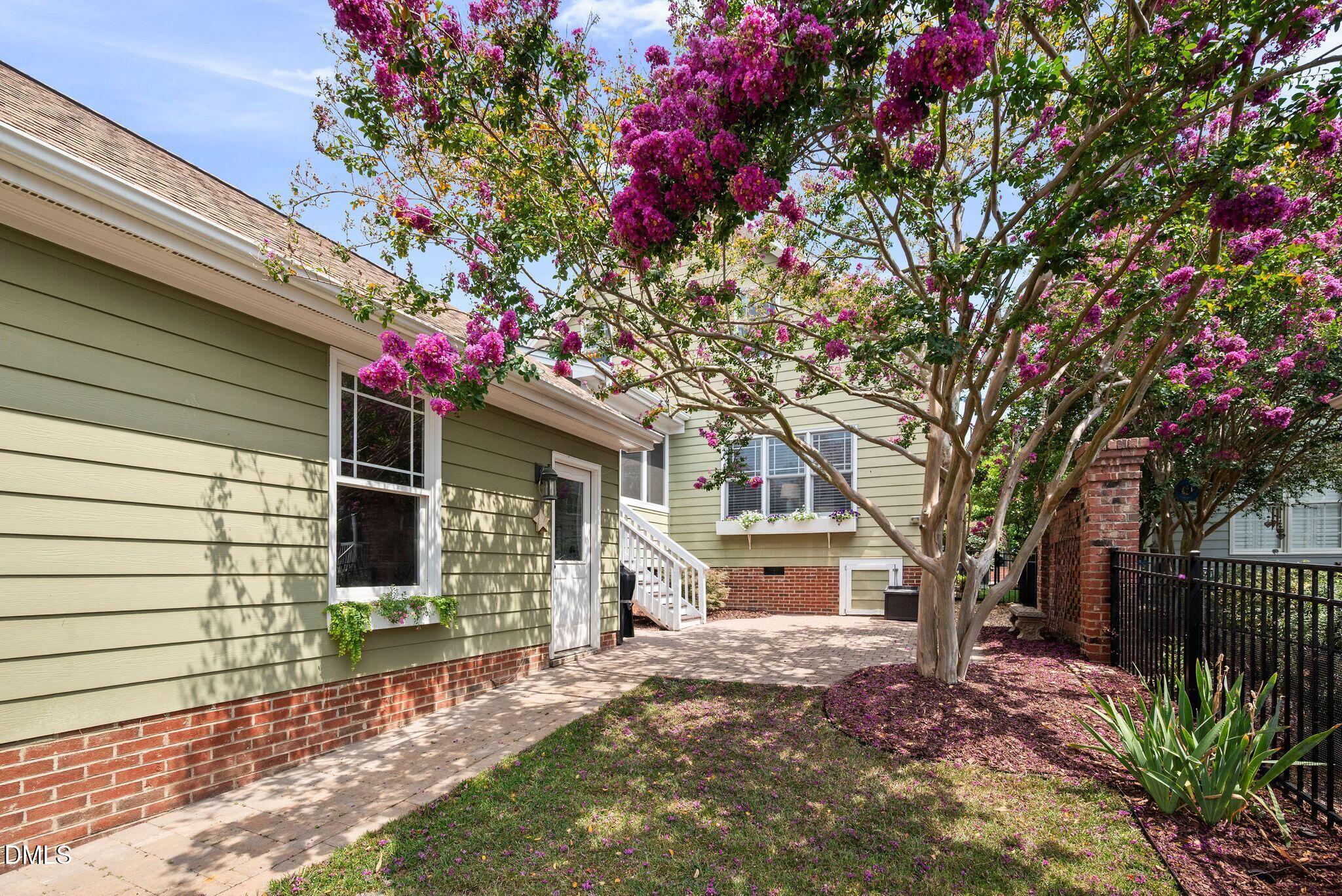 1616 Lakestone Village Lane