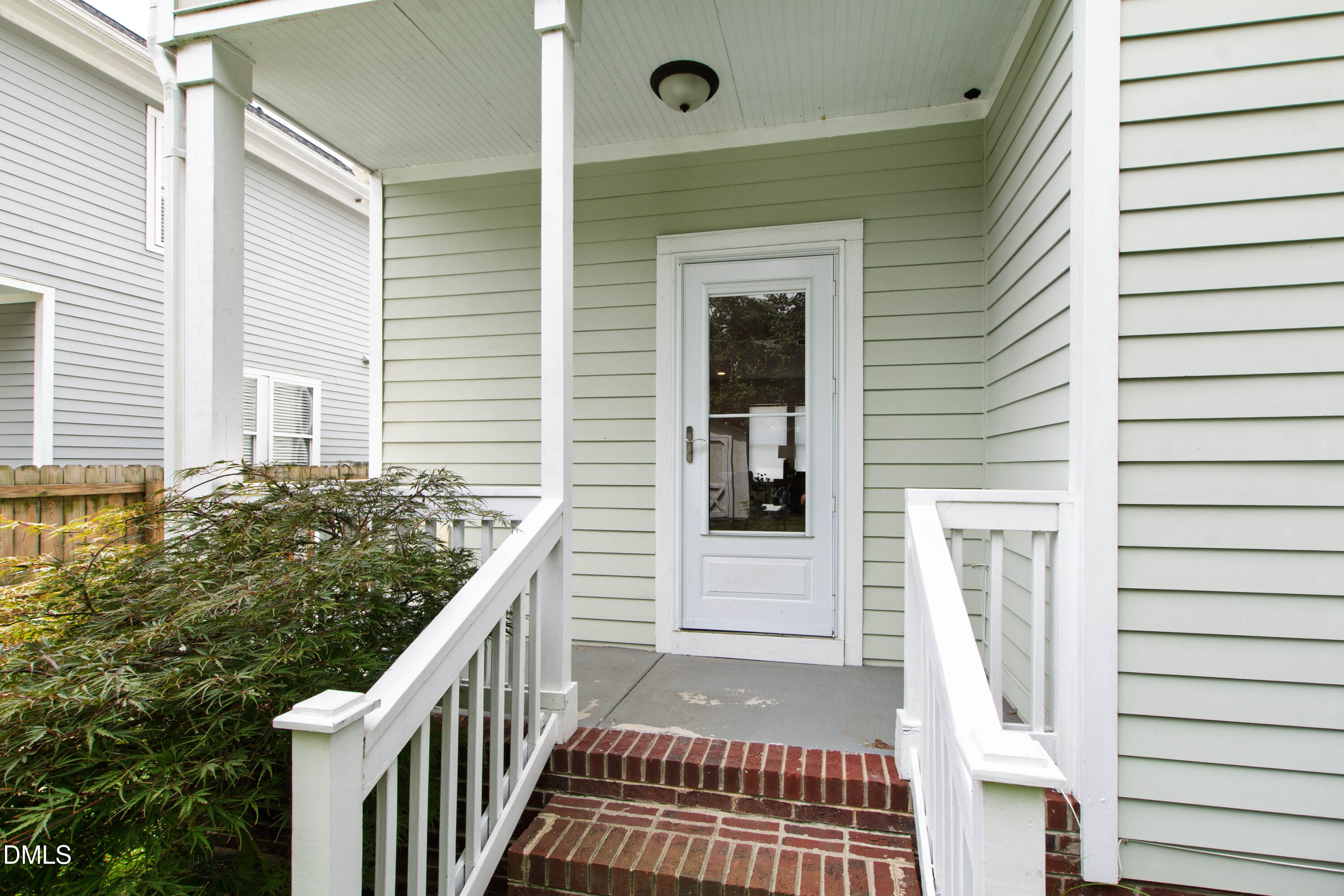 615 E Lenoir Street