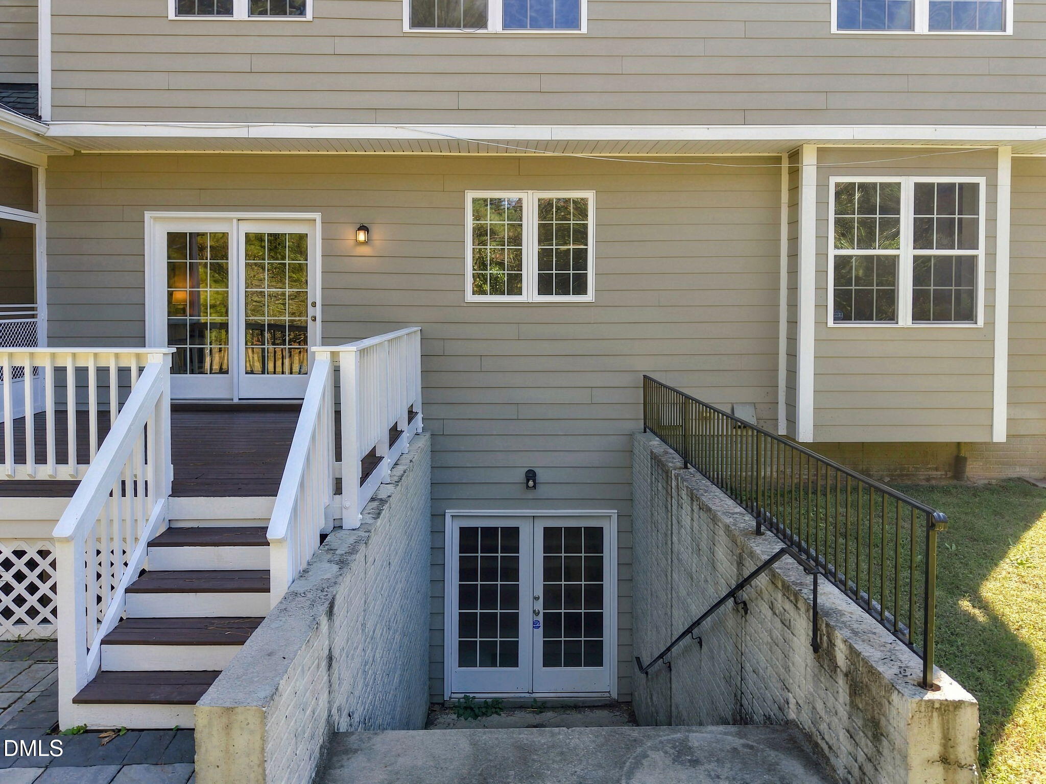 8 Eastcrest Court