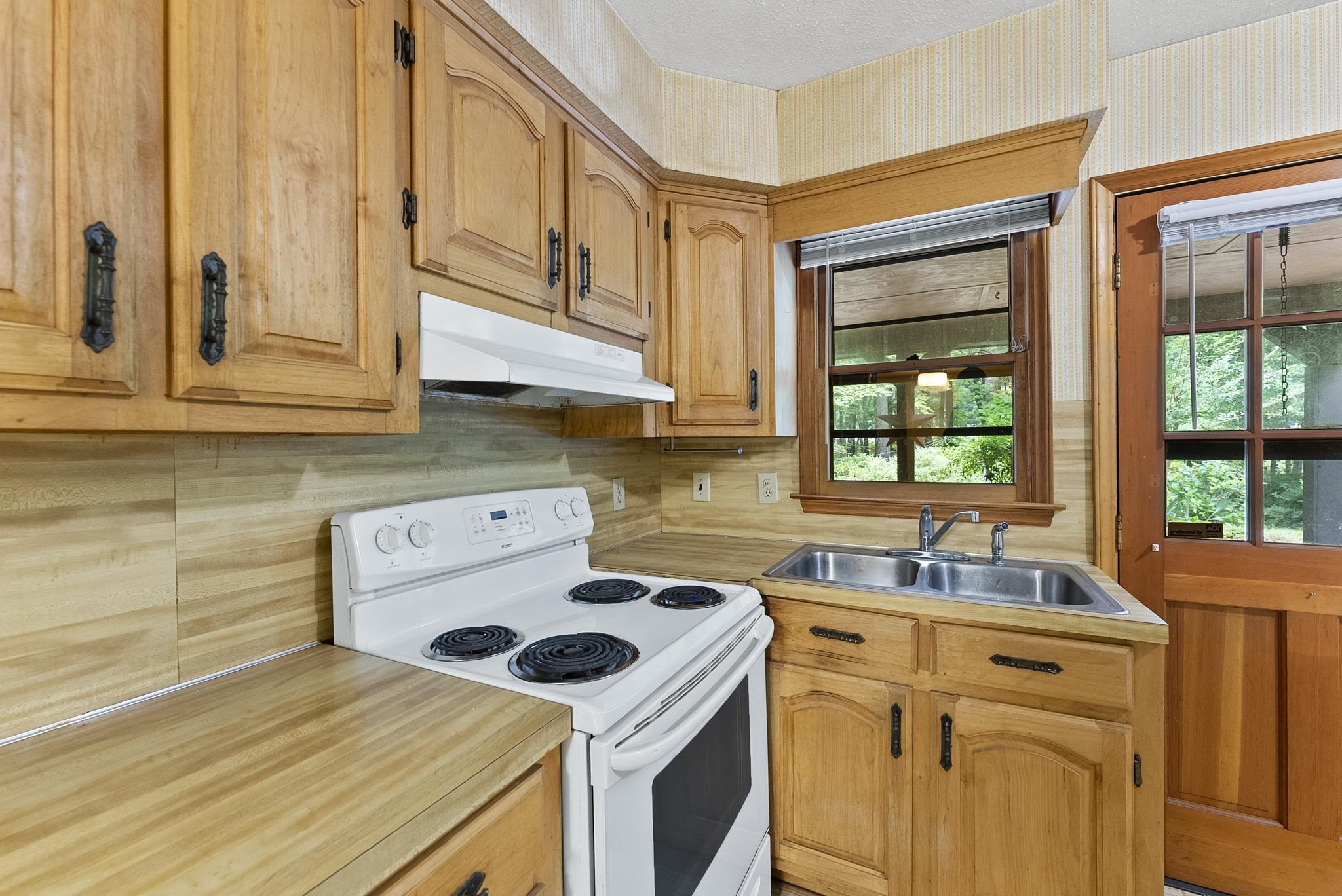 102 King Circle