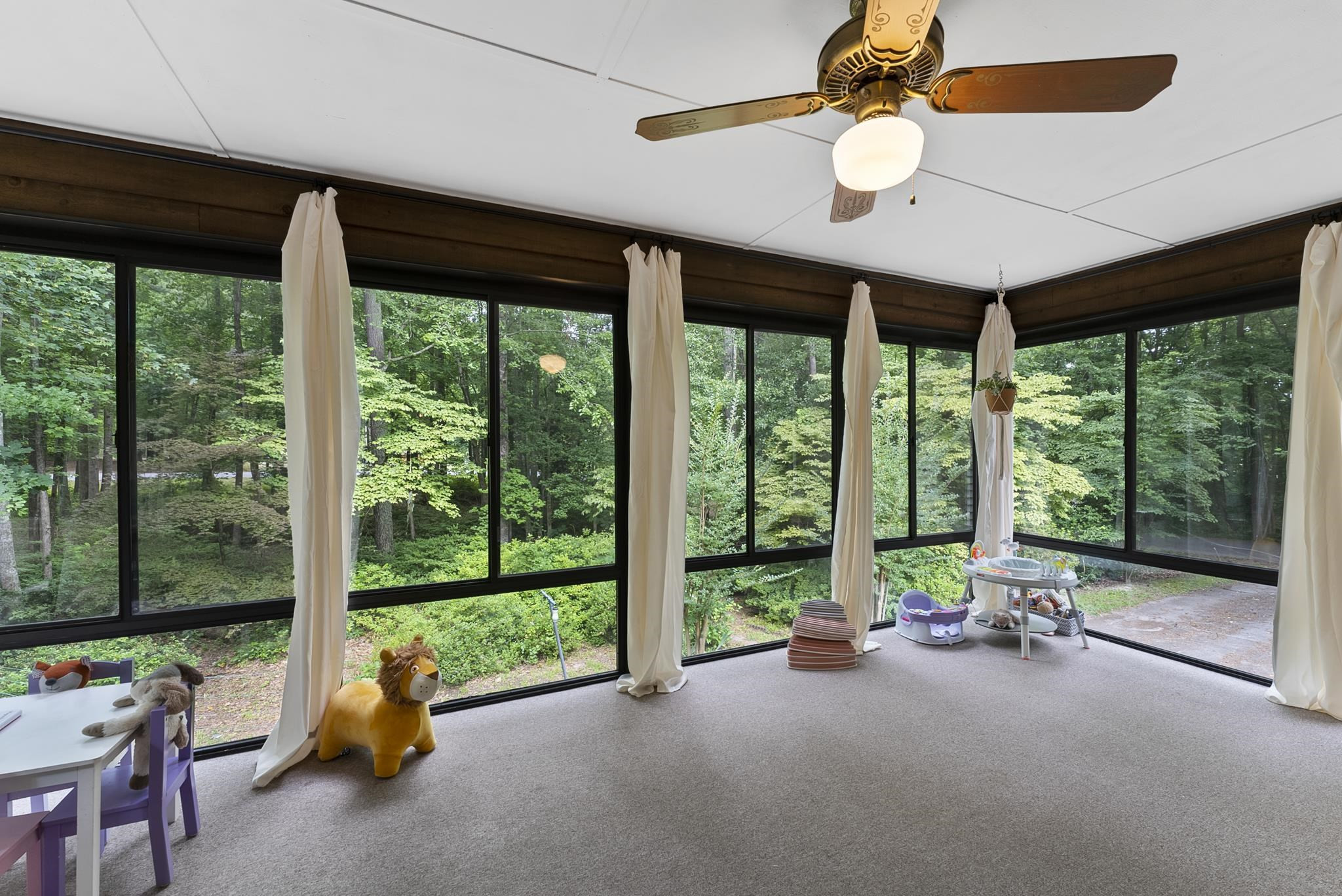 102 King Circle
