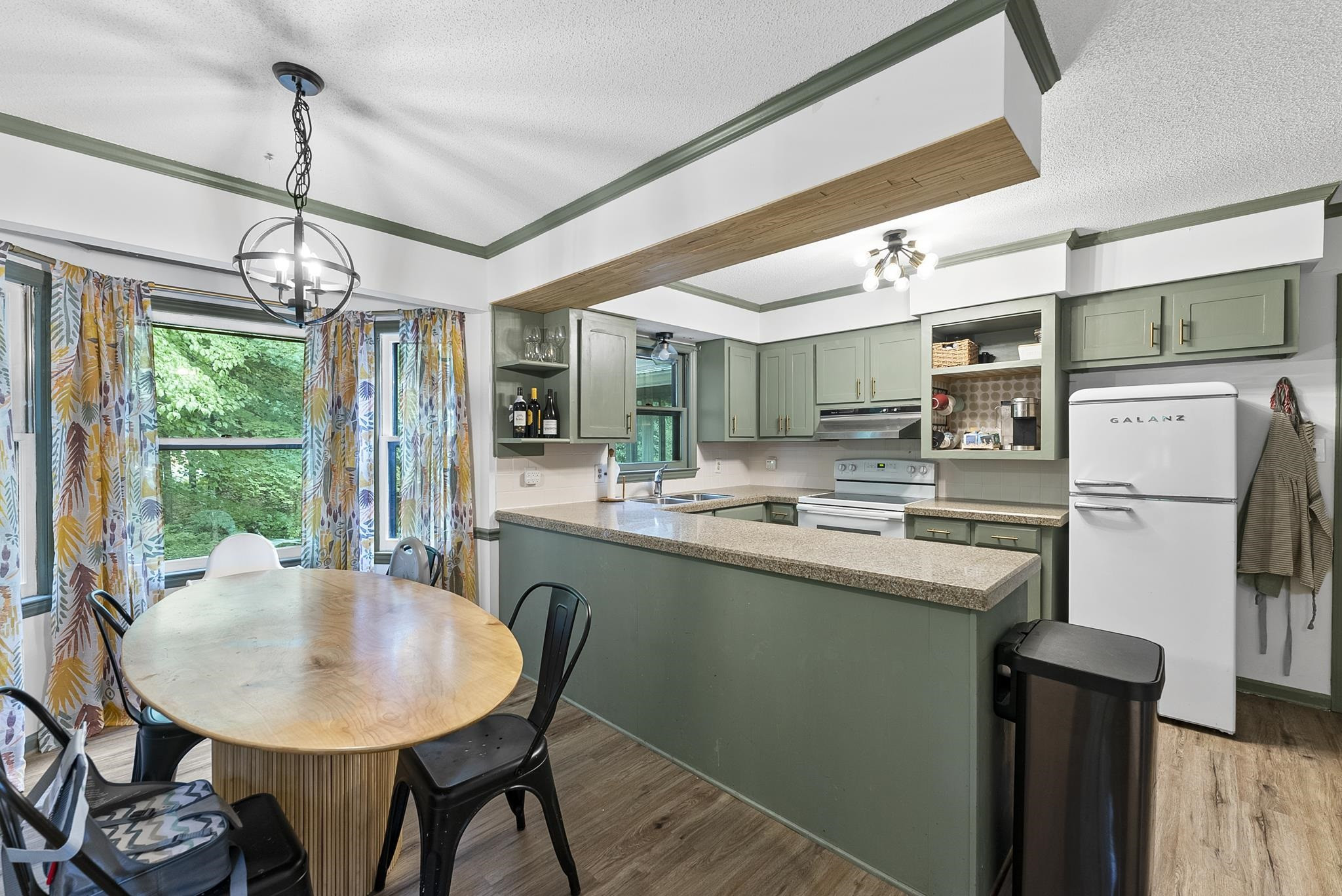 102 King Circle