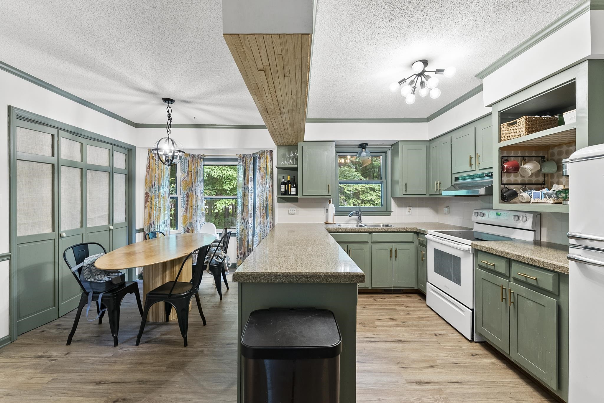 102 King Circle