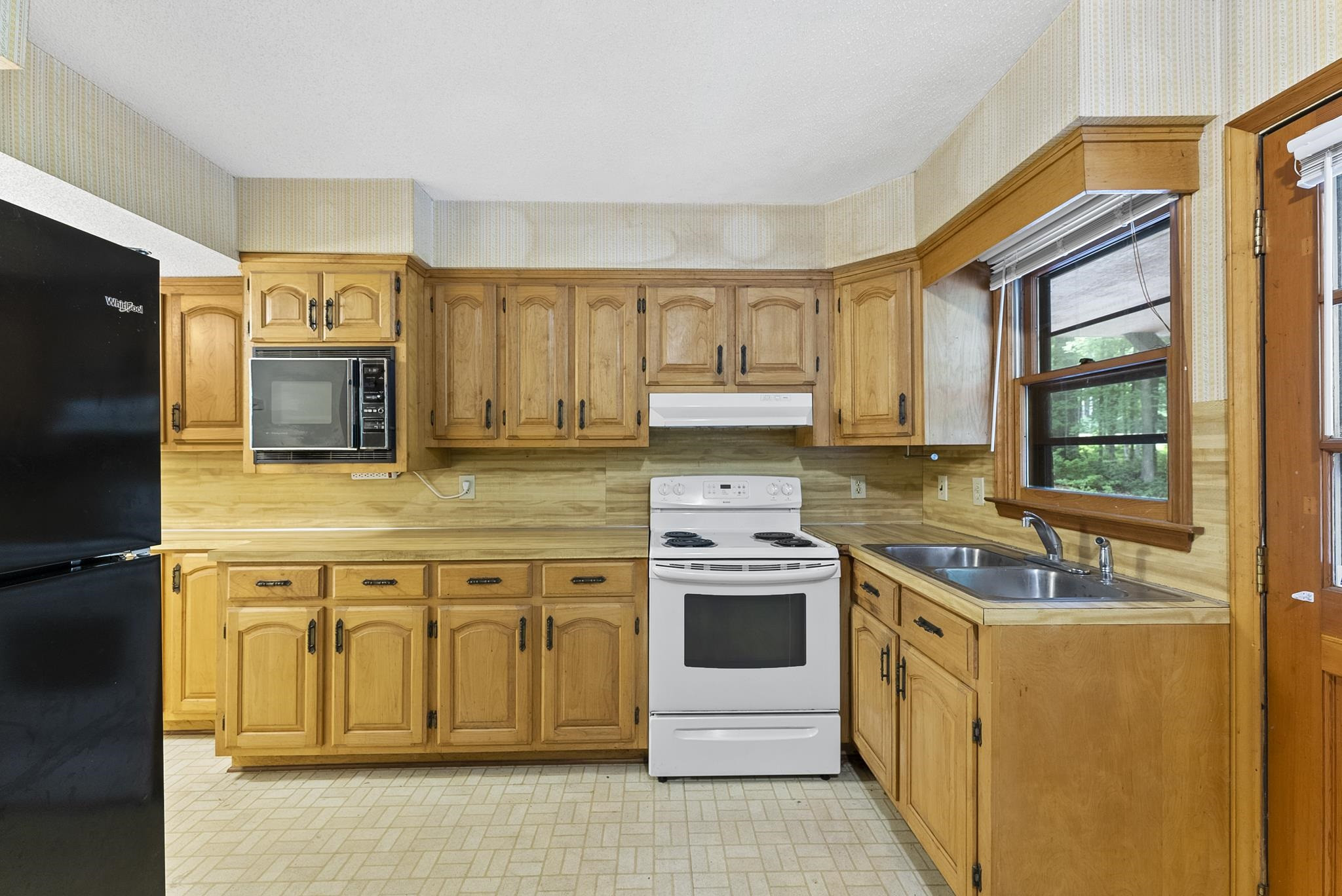 102 King Circle