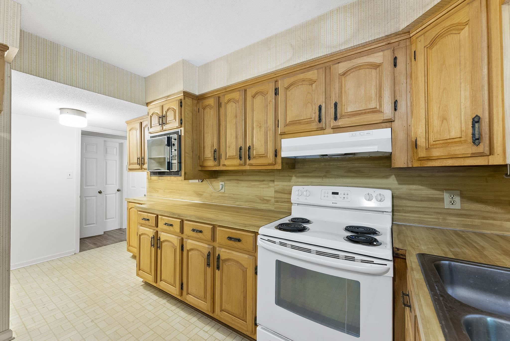 102 King Circle