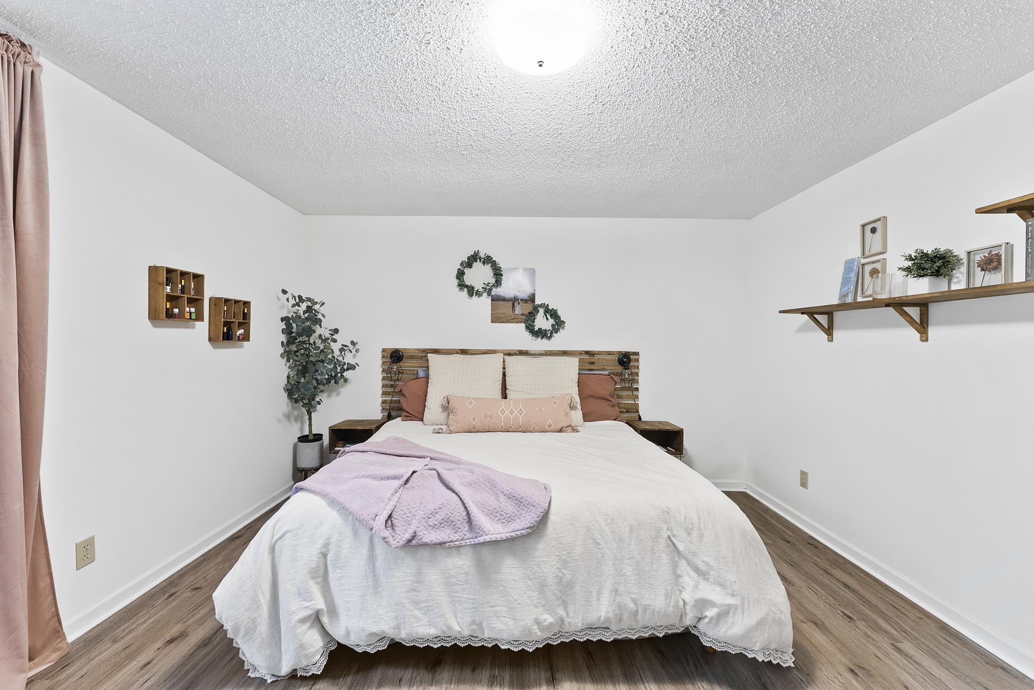102 King Circle