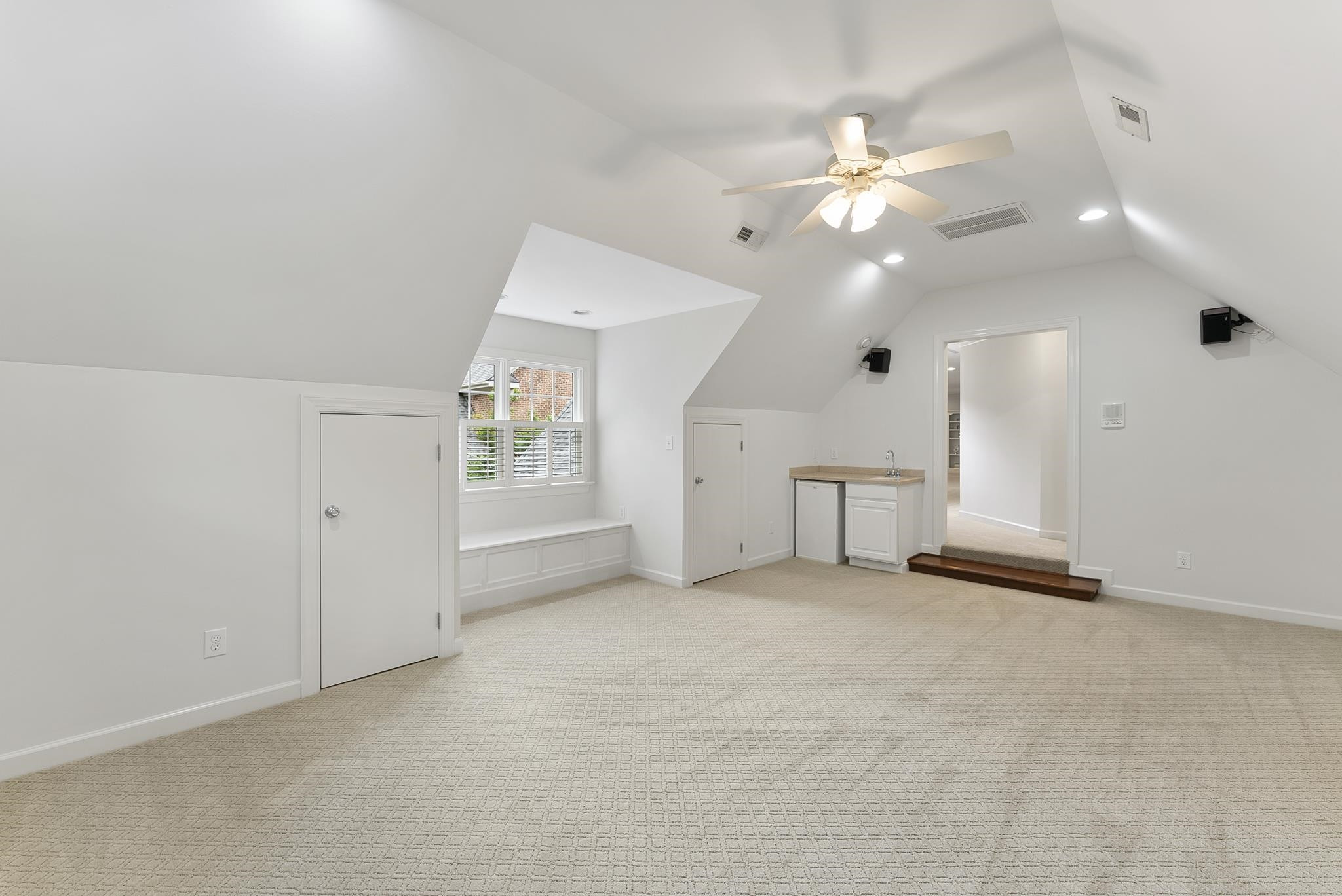2045 Langham Lane