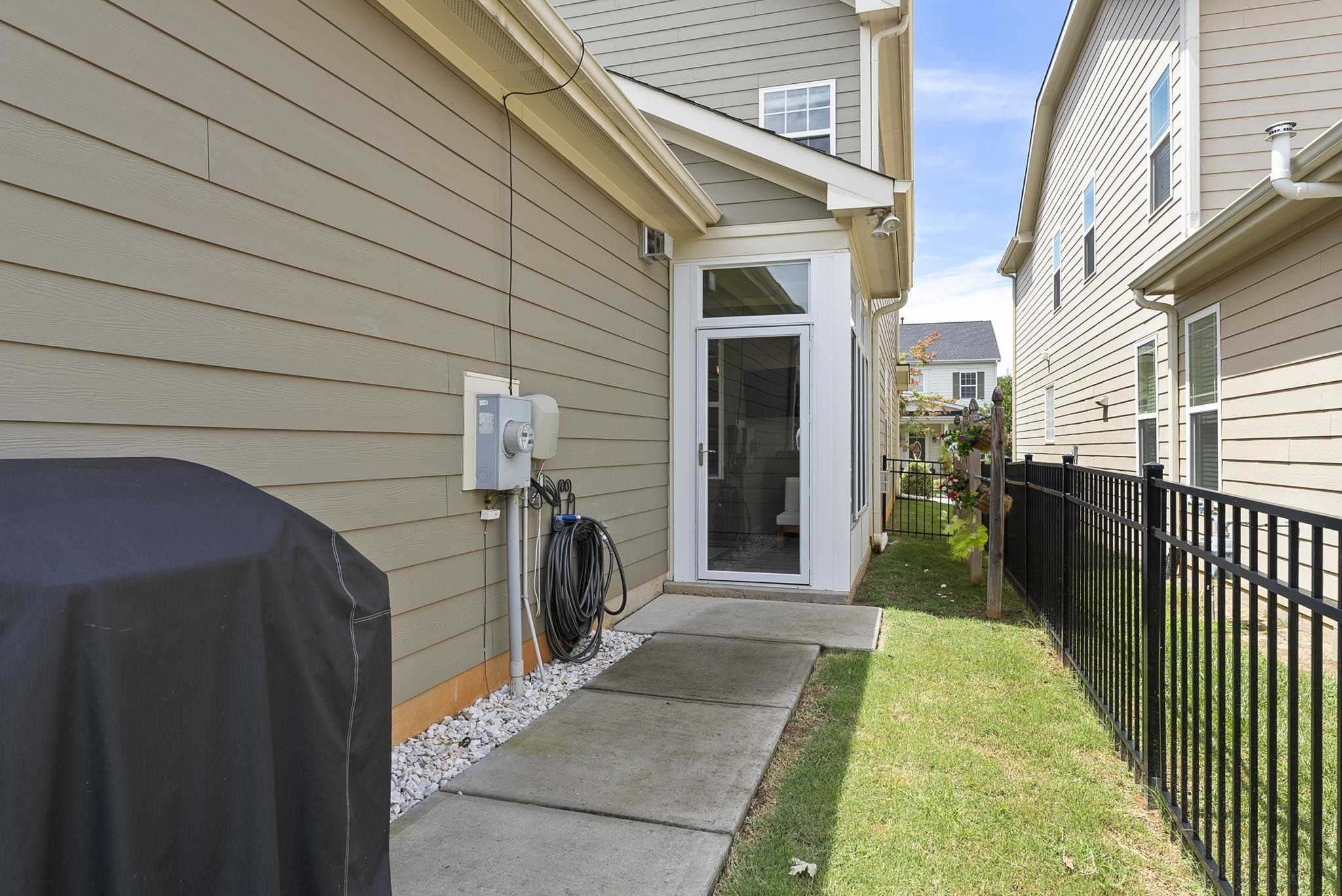 1317 Formal Garden Way