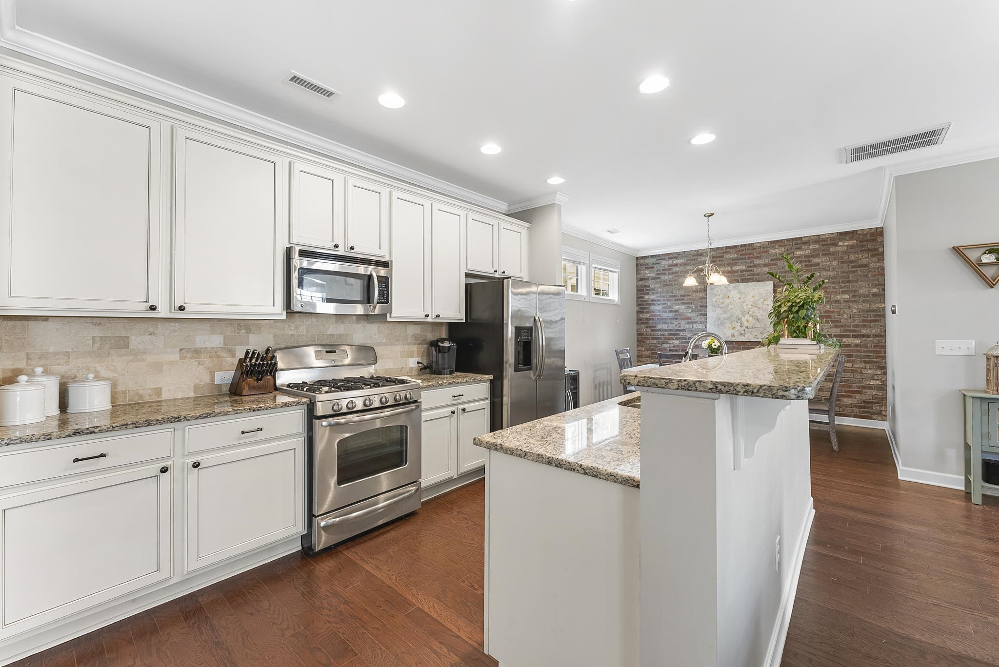 1317 Formal Garden Way