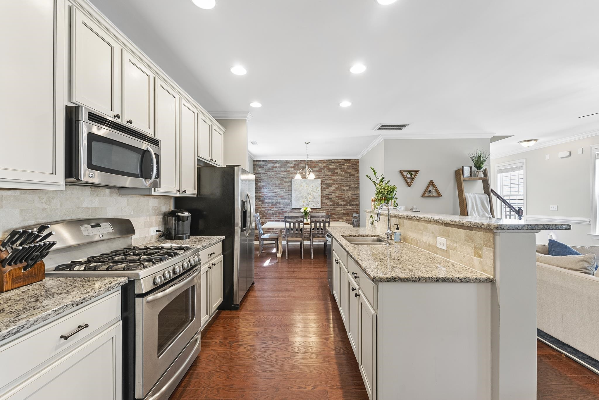 1317 Formal Garden Way