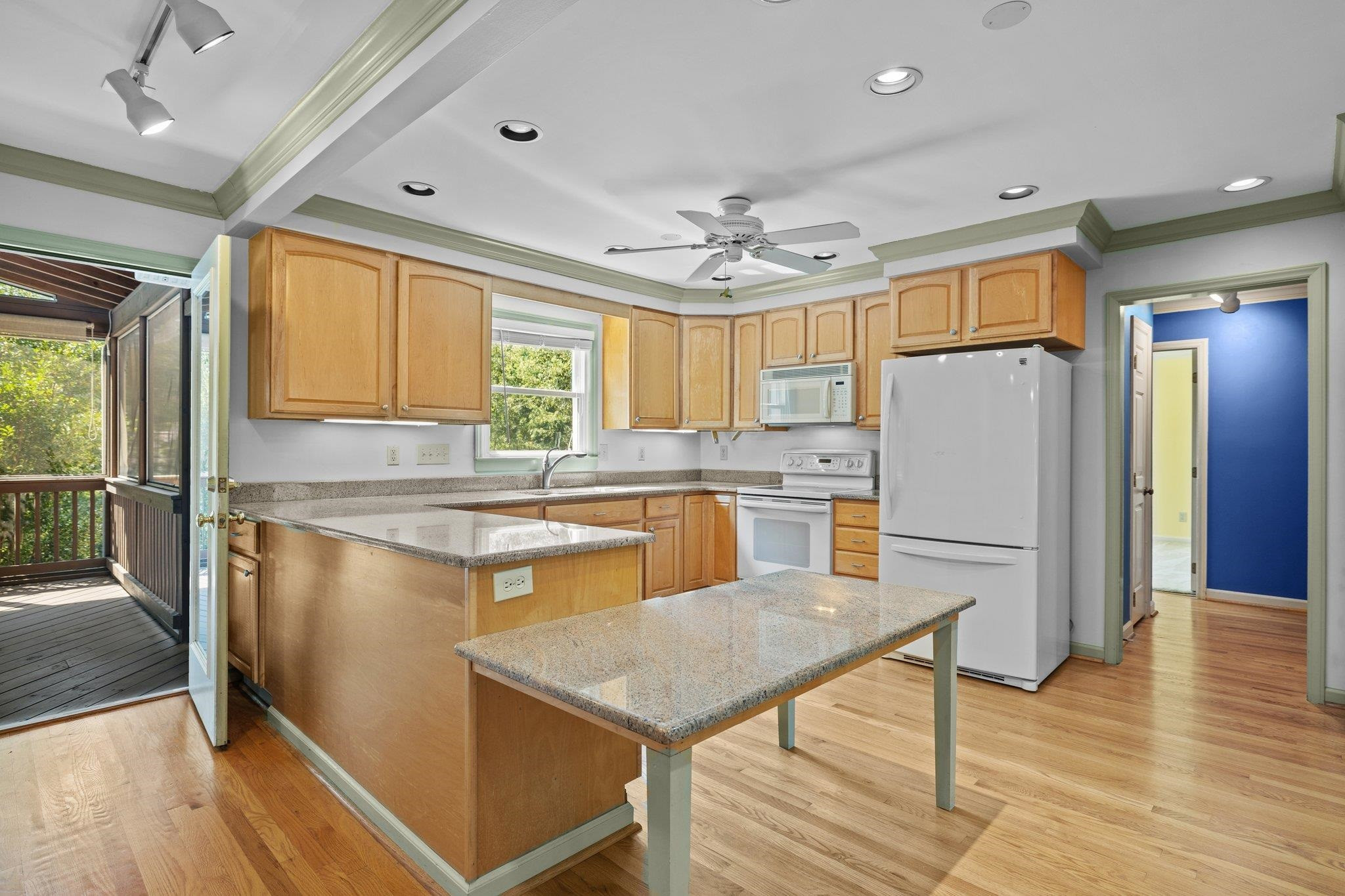 9 Litchfield Court