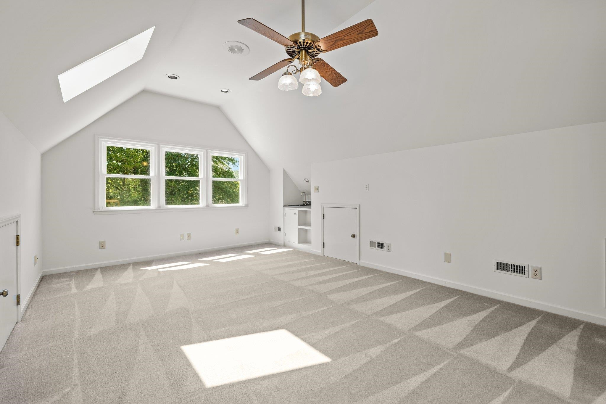 9 Litchfield Court