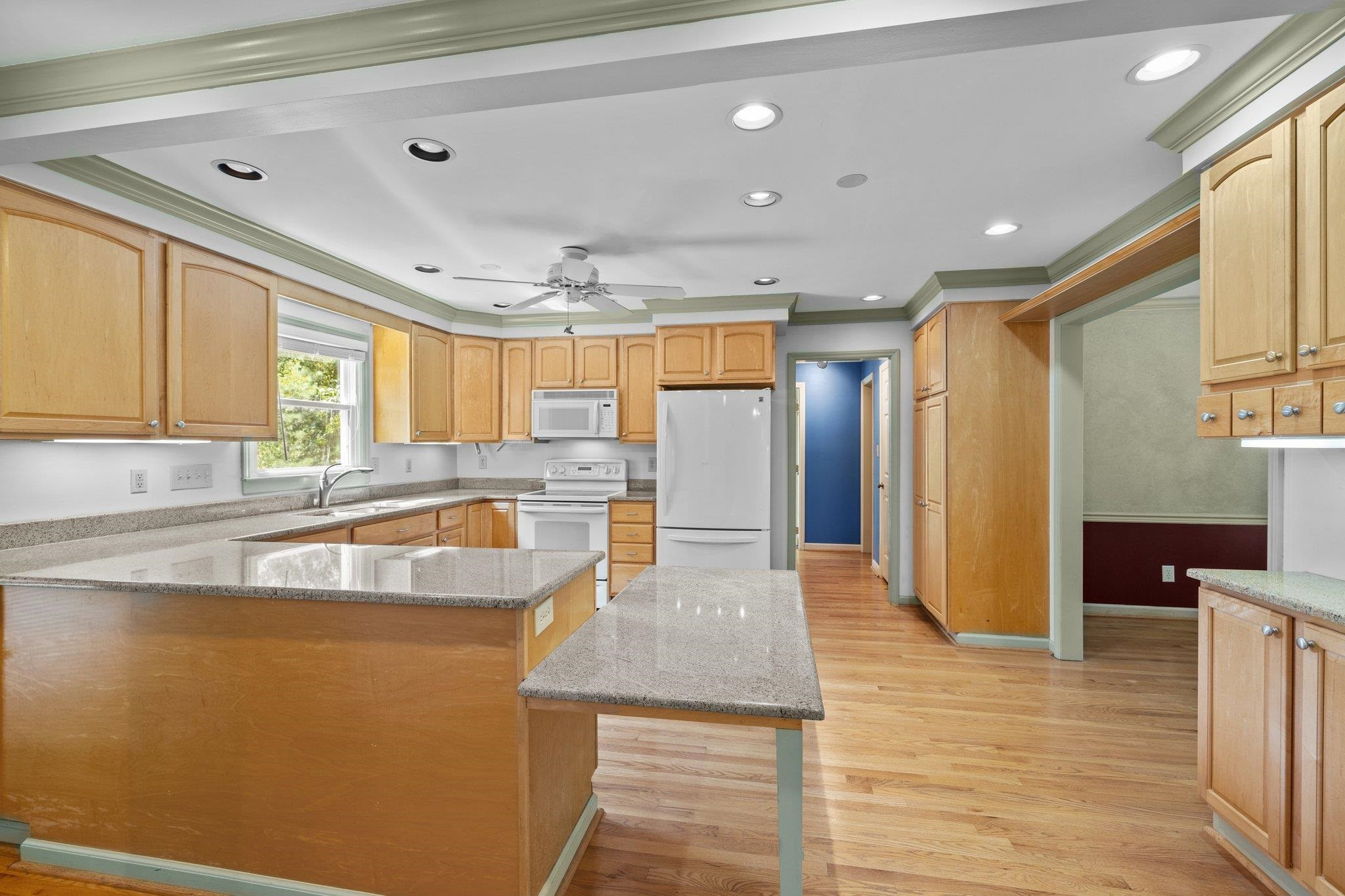 9 Litchfield Court