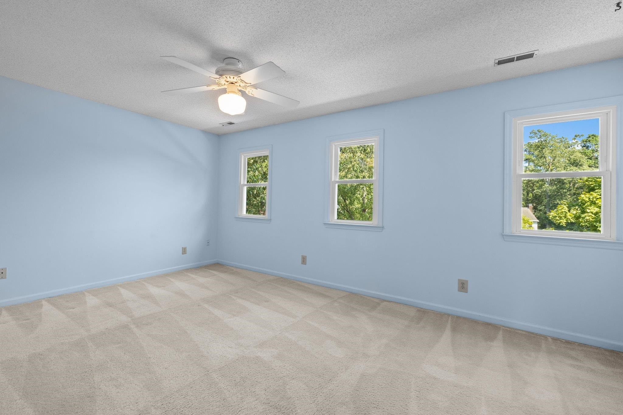 9 Litchfield Court