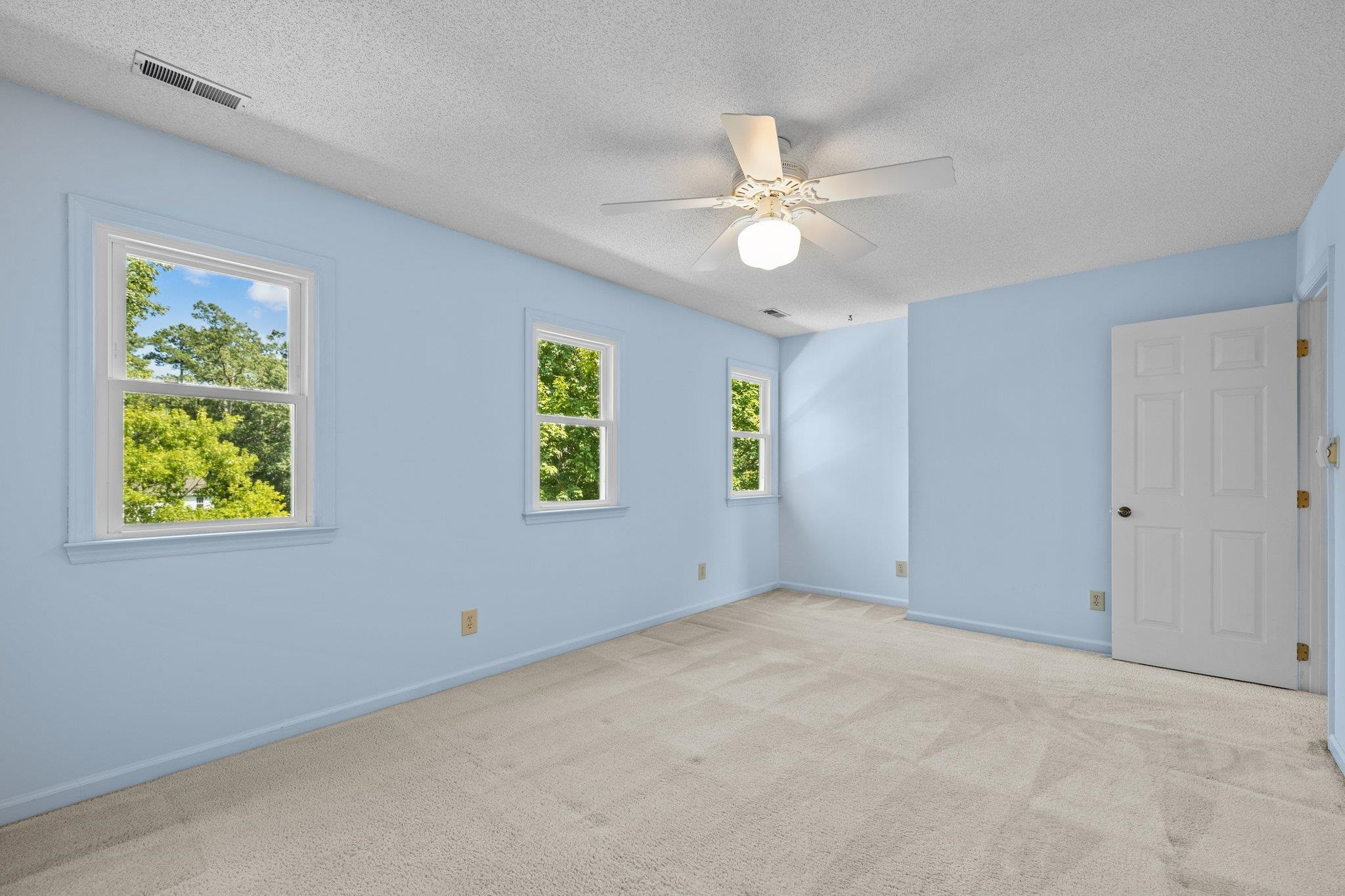 9 Litchfield Court