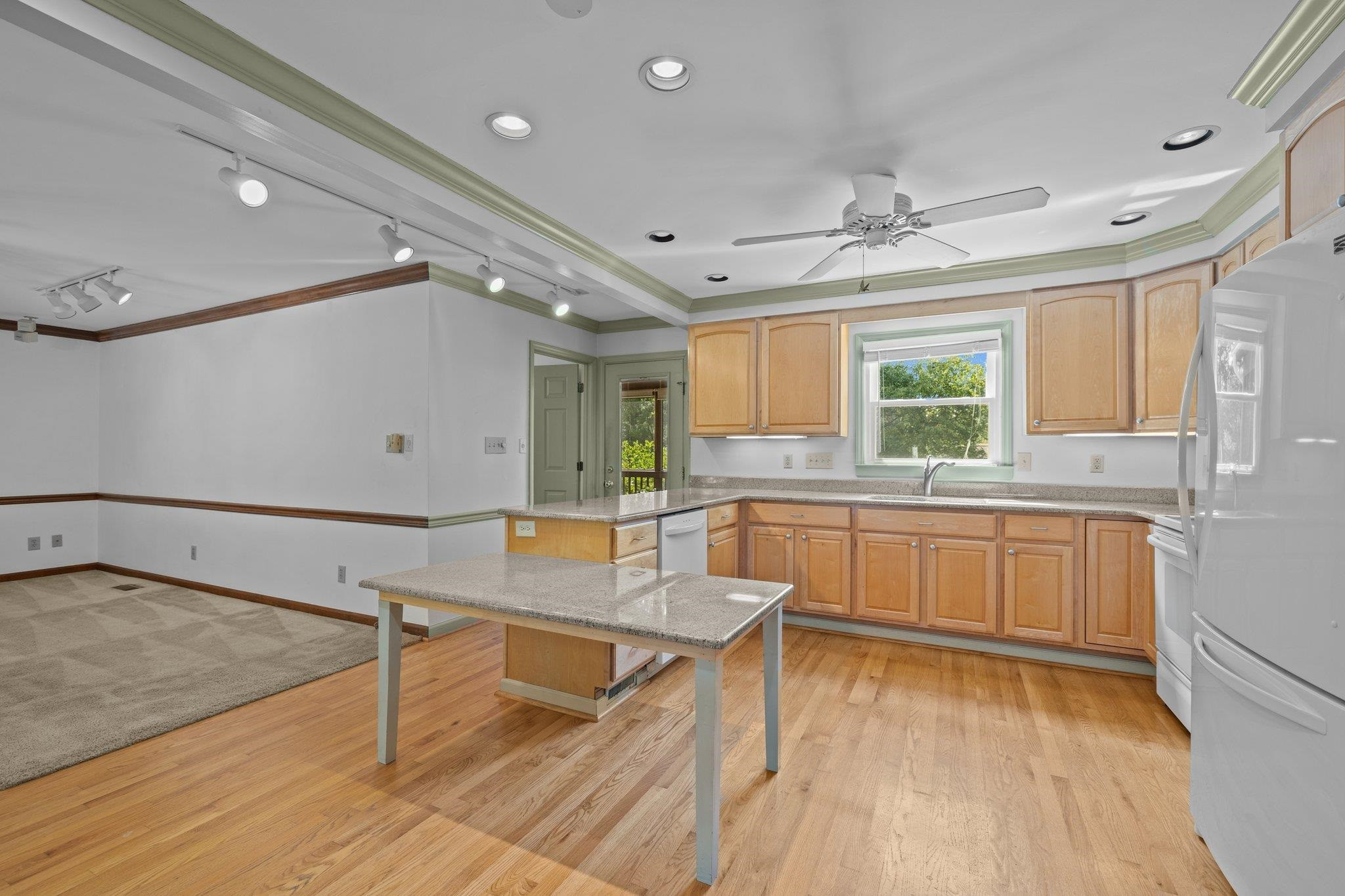 9 Litchfield Court