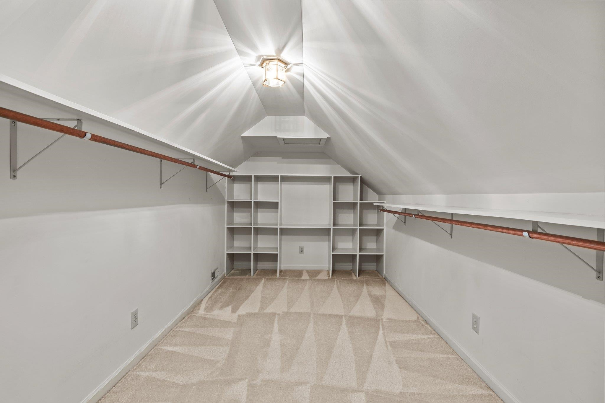 9 Litchfield Court