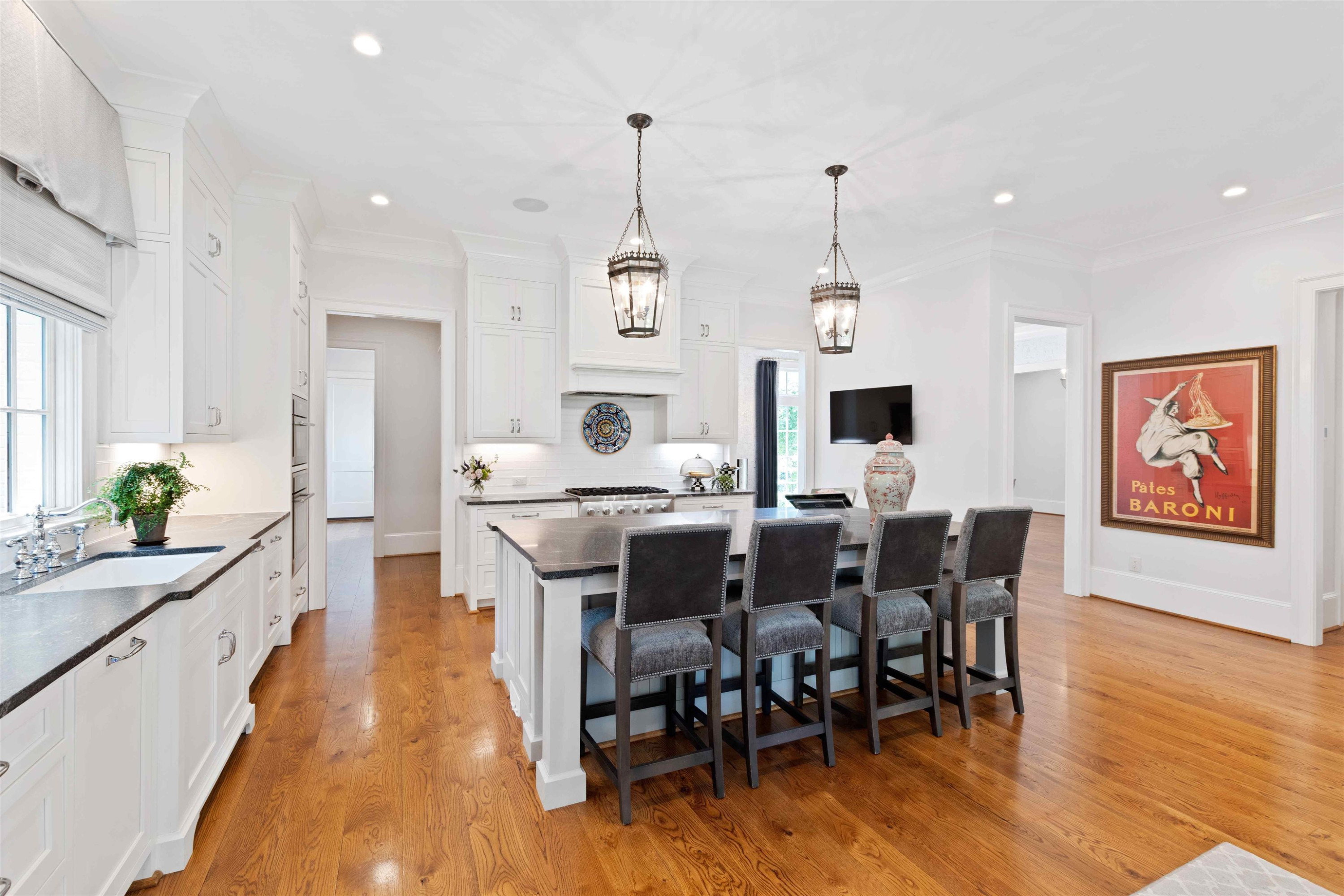 3910 Stratford Court