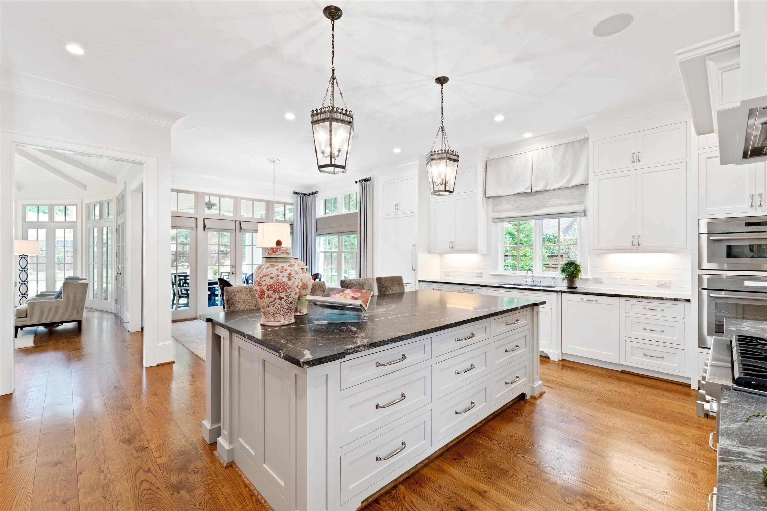 3910 Stratford Court