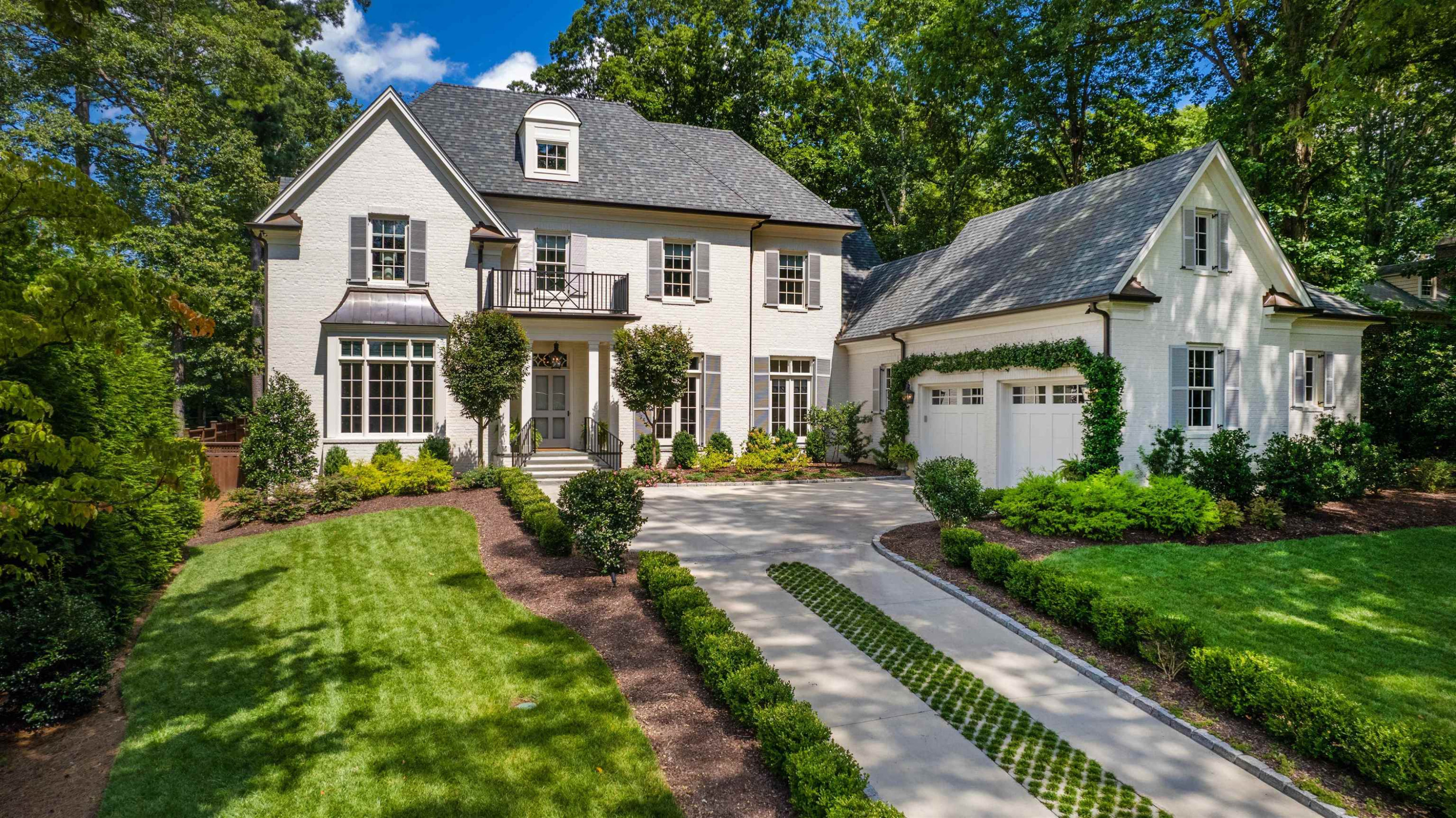 3910 Stratford Court