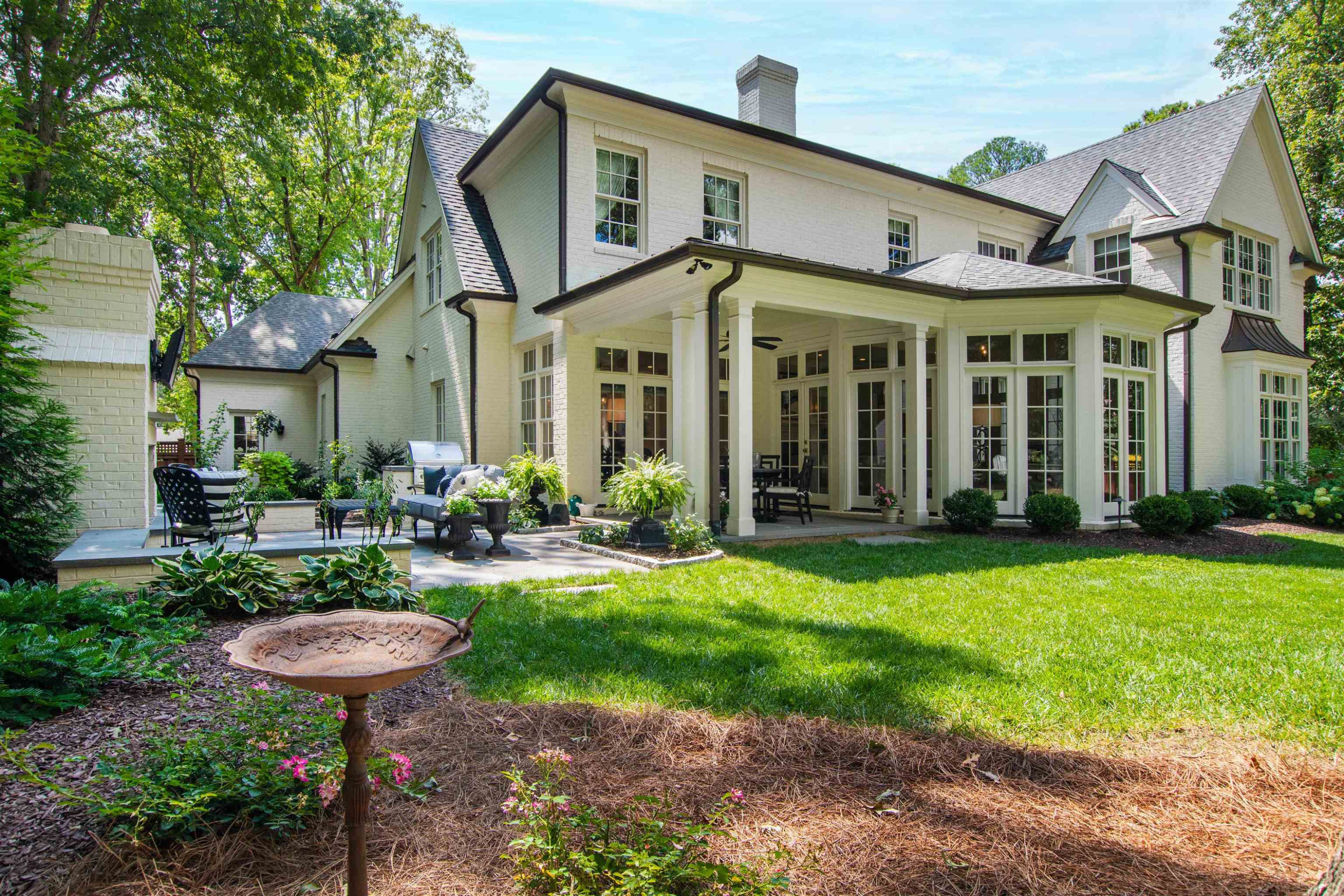 3910 Stratford Court