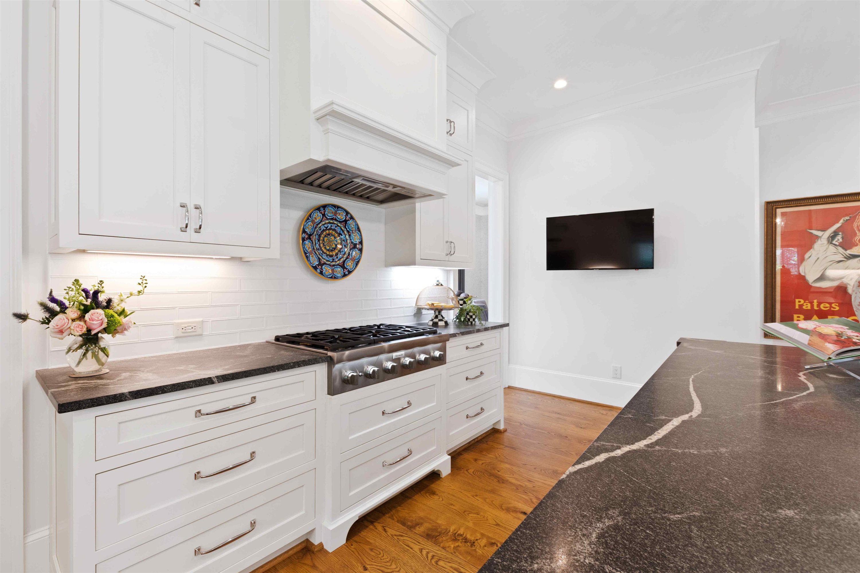 3910 Stratford Court