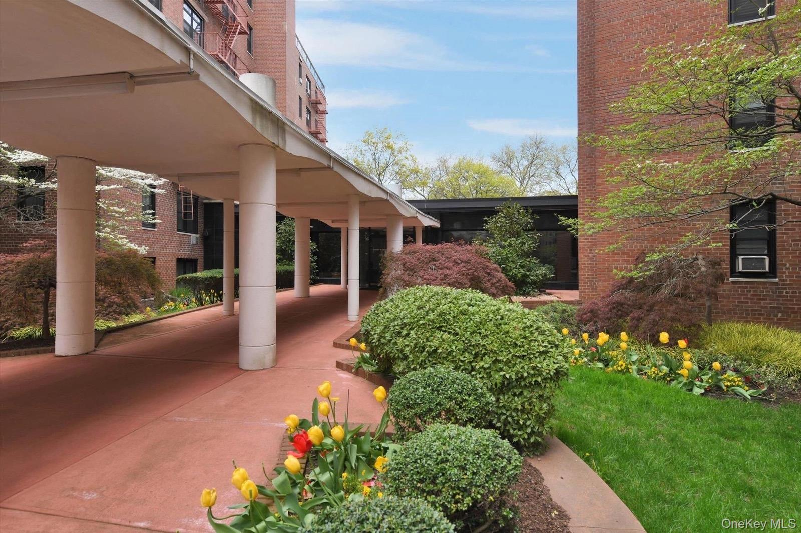 139-15 83 Road Unit: 406