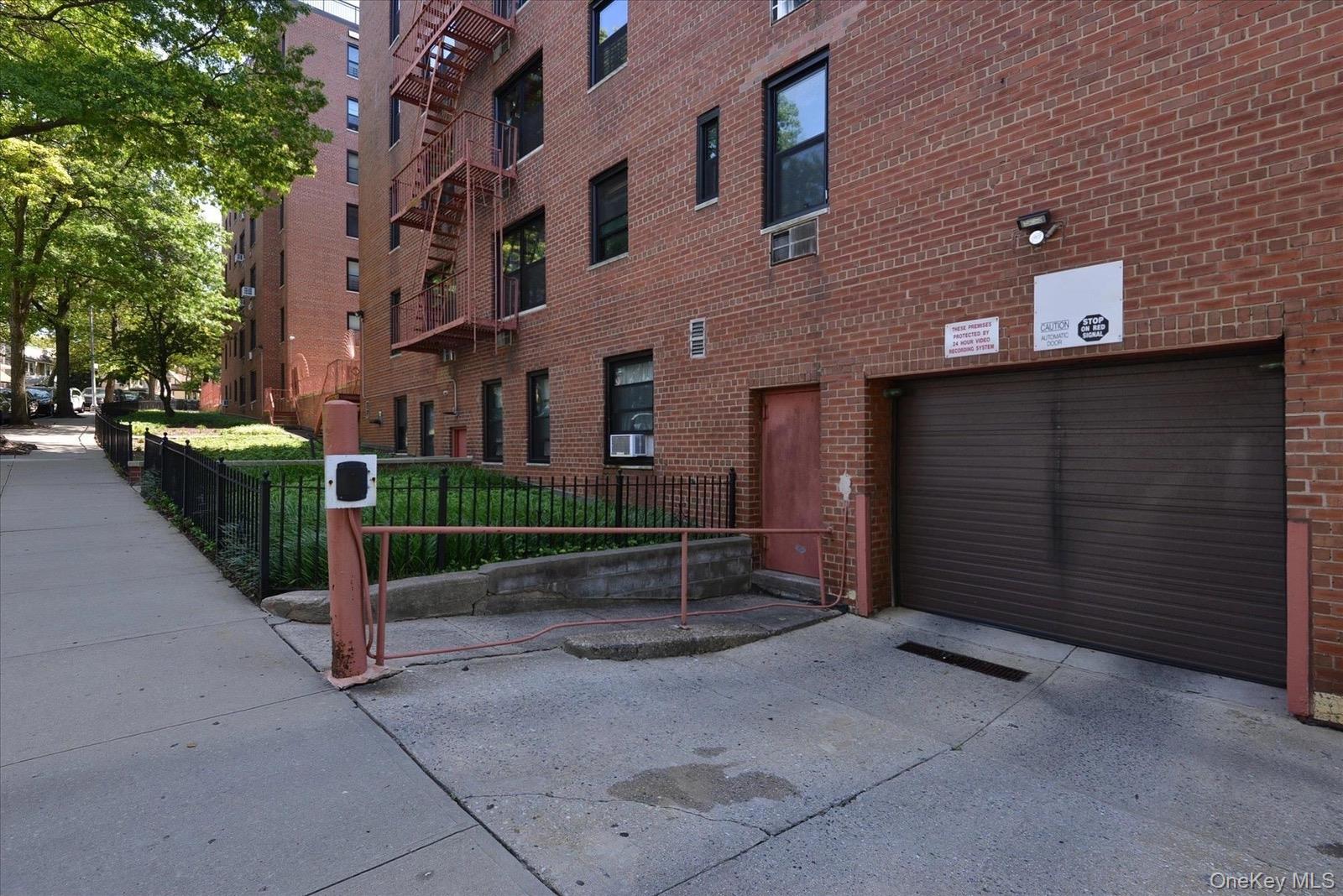 139-15 83 Road Unit: 406