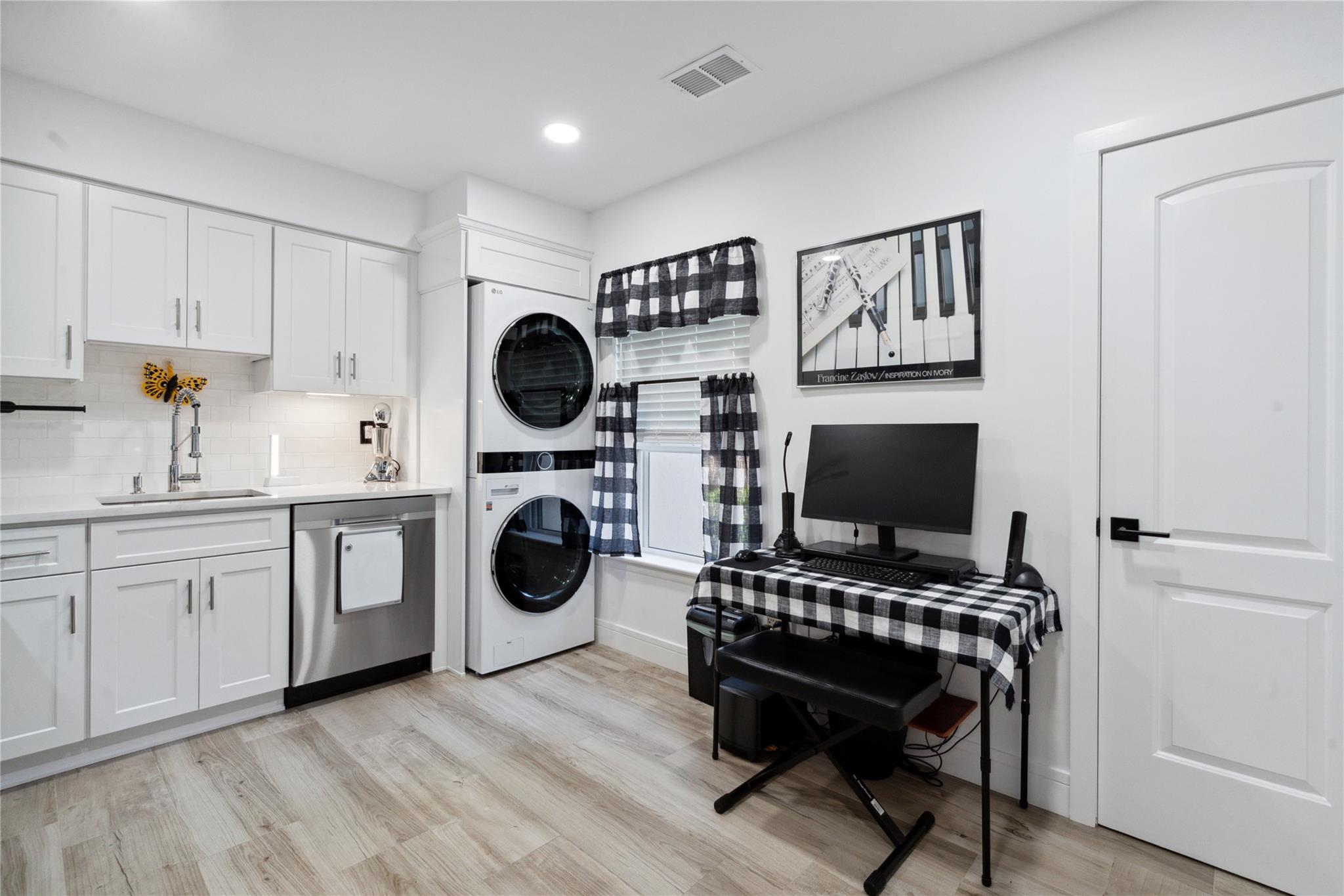 655 Middle Country Road Unit: 8D2