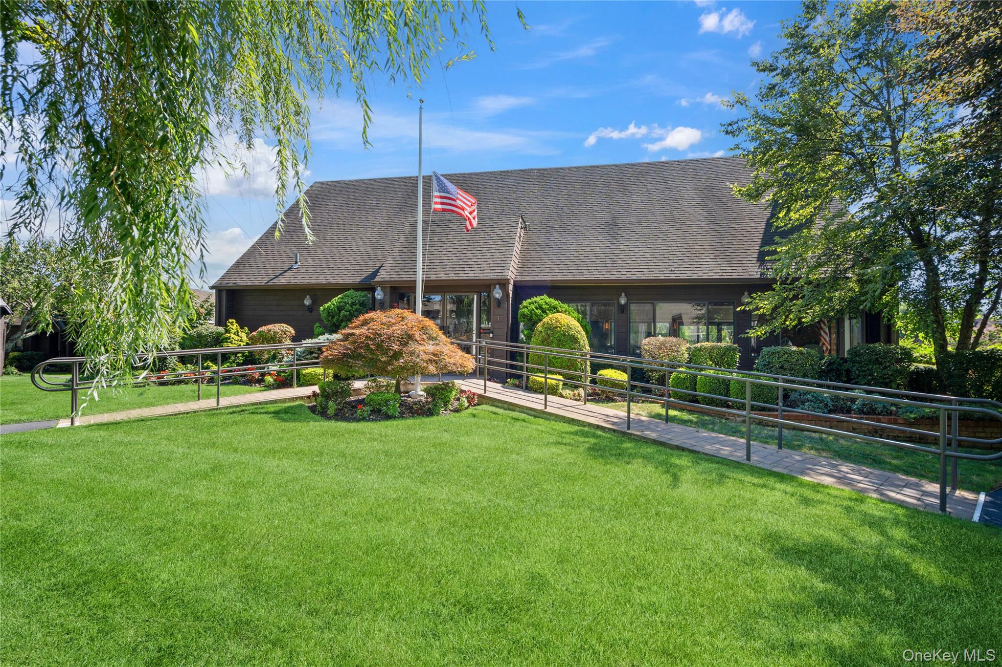 8 Southgate Circle Unit: 8