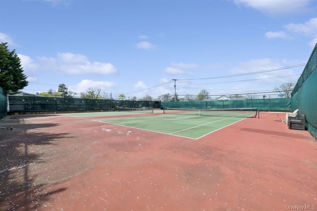 8 Southgate Circle Unit: 8