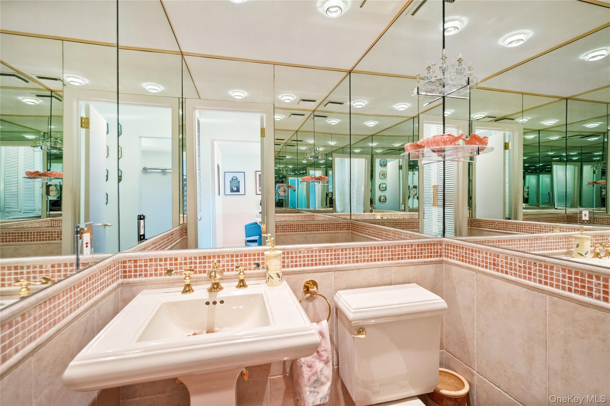 8 Southgate Circle Unit: 8