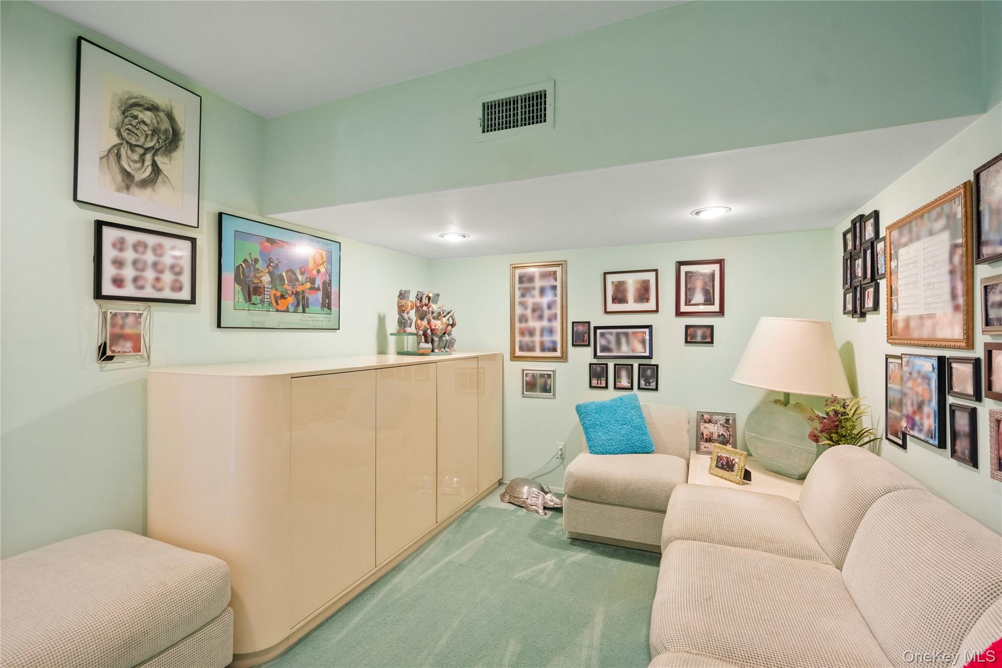 8 Southgate Circle Unit: 8