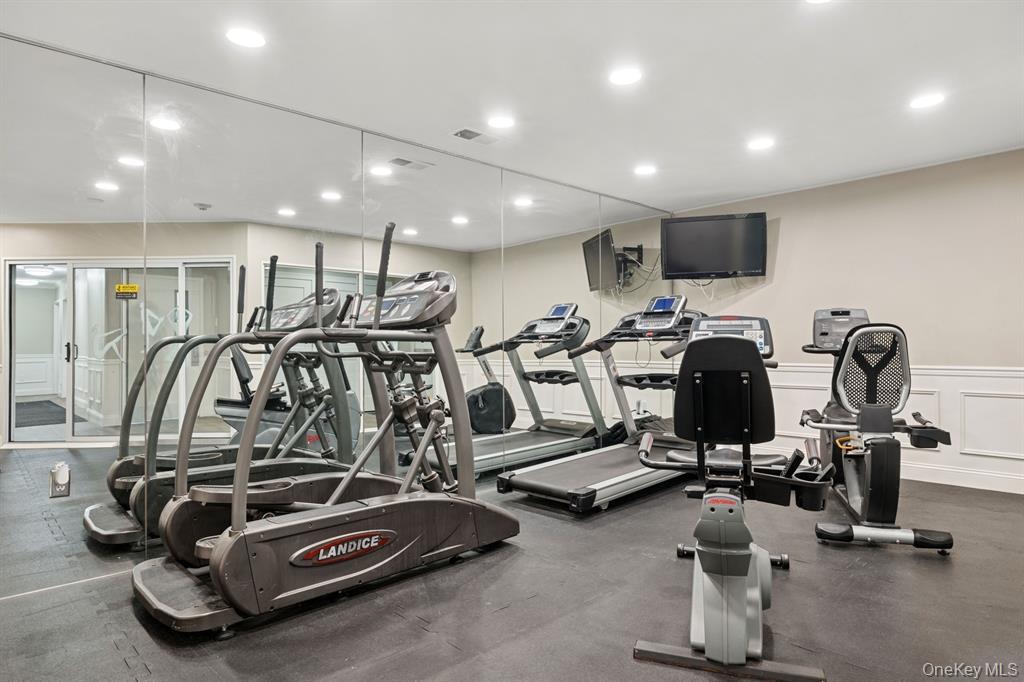 8 Southgate Circle Unit: 8