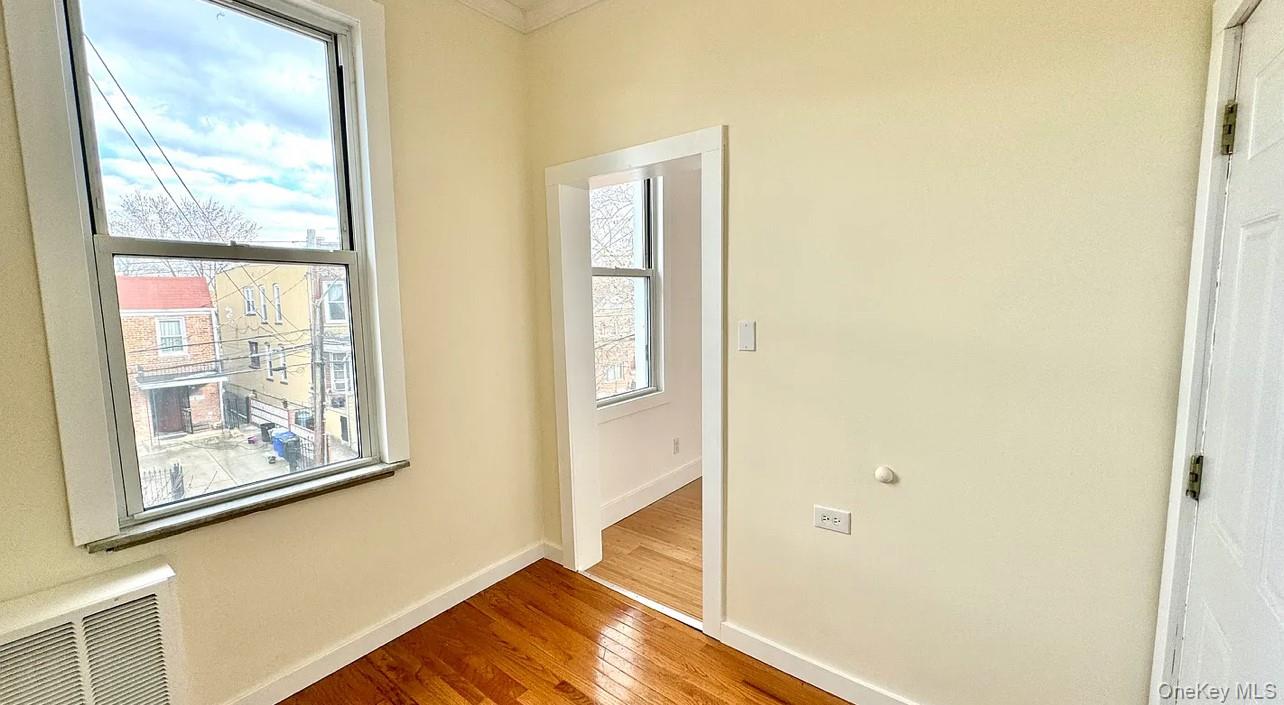 6852 76th Street Unit: 2