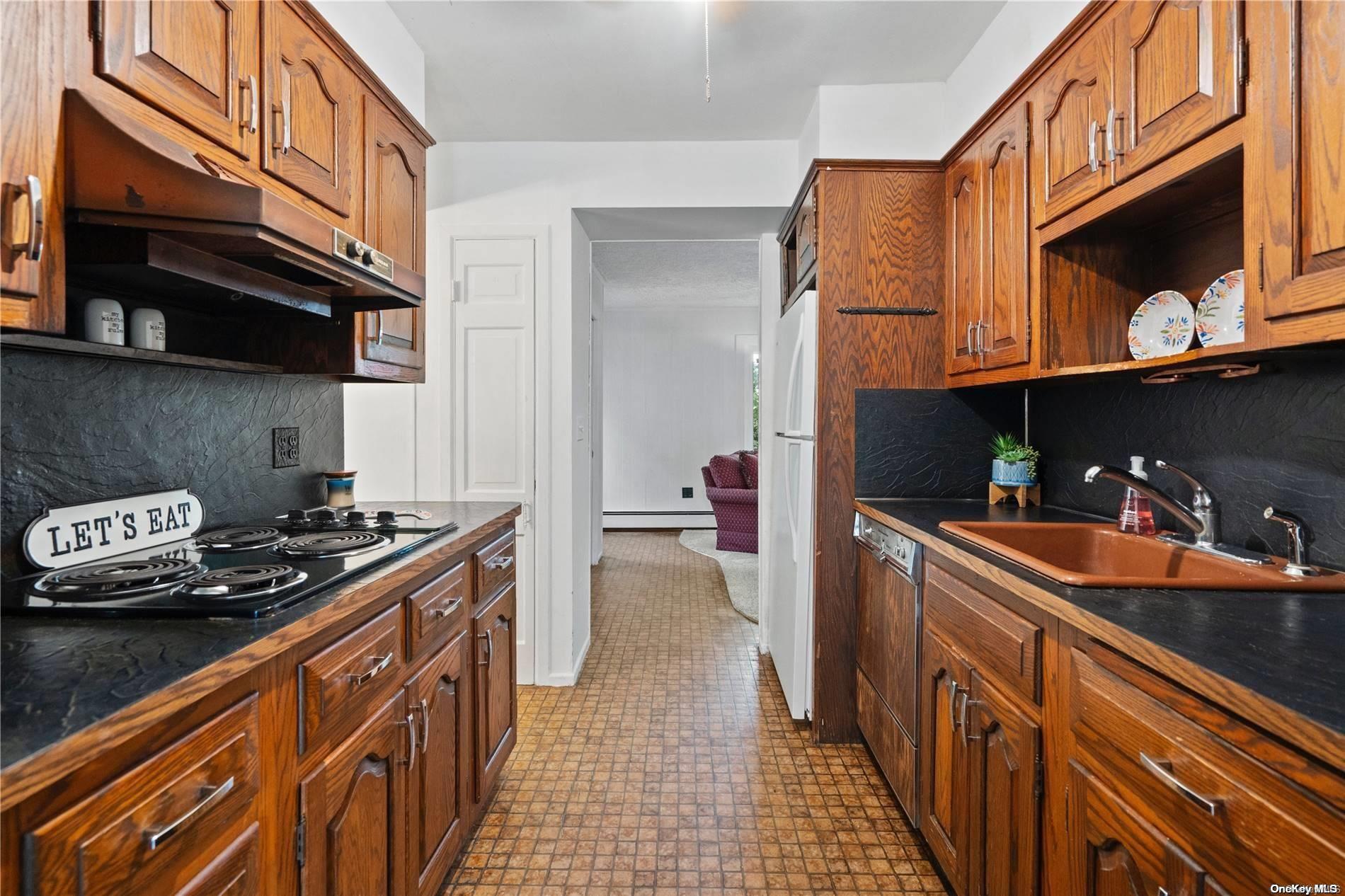 35 Roosevelt Avenue