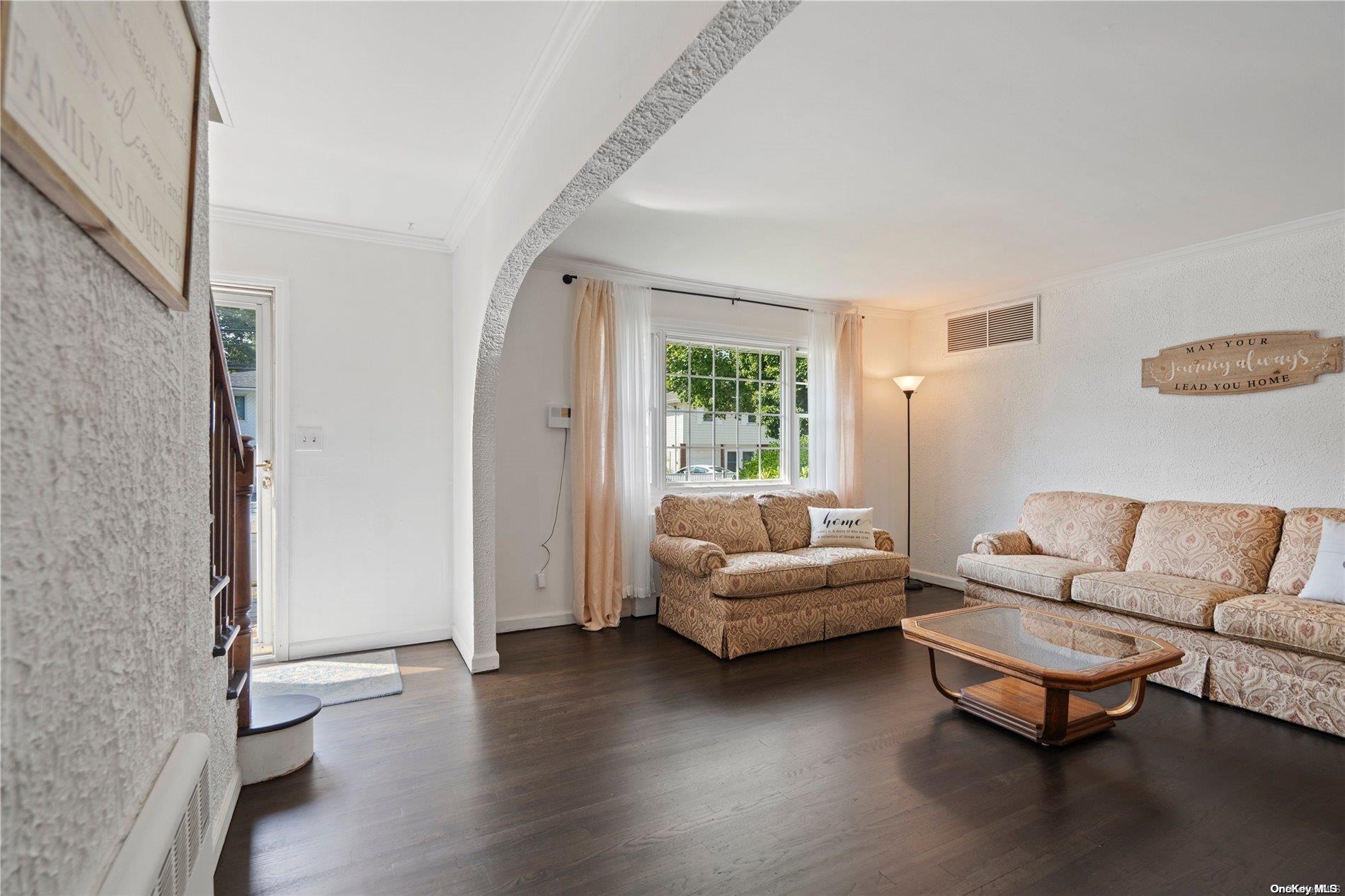 35 Roosevelt Avenue