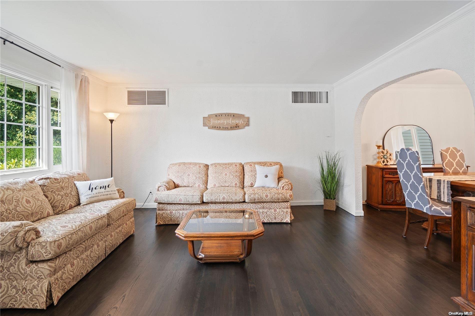 35 Roosevelt Avenue