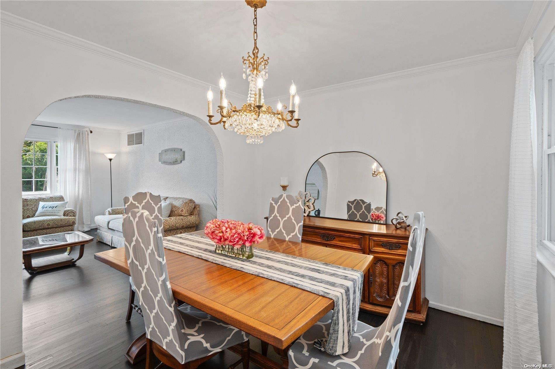 35 Roosevelt Avenue