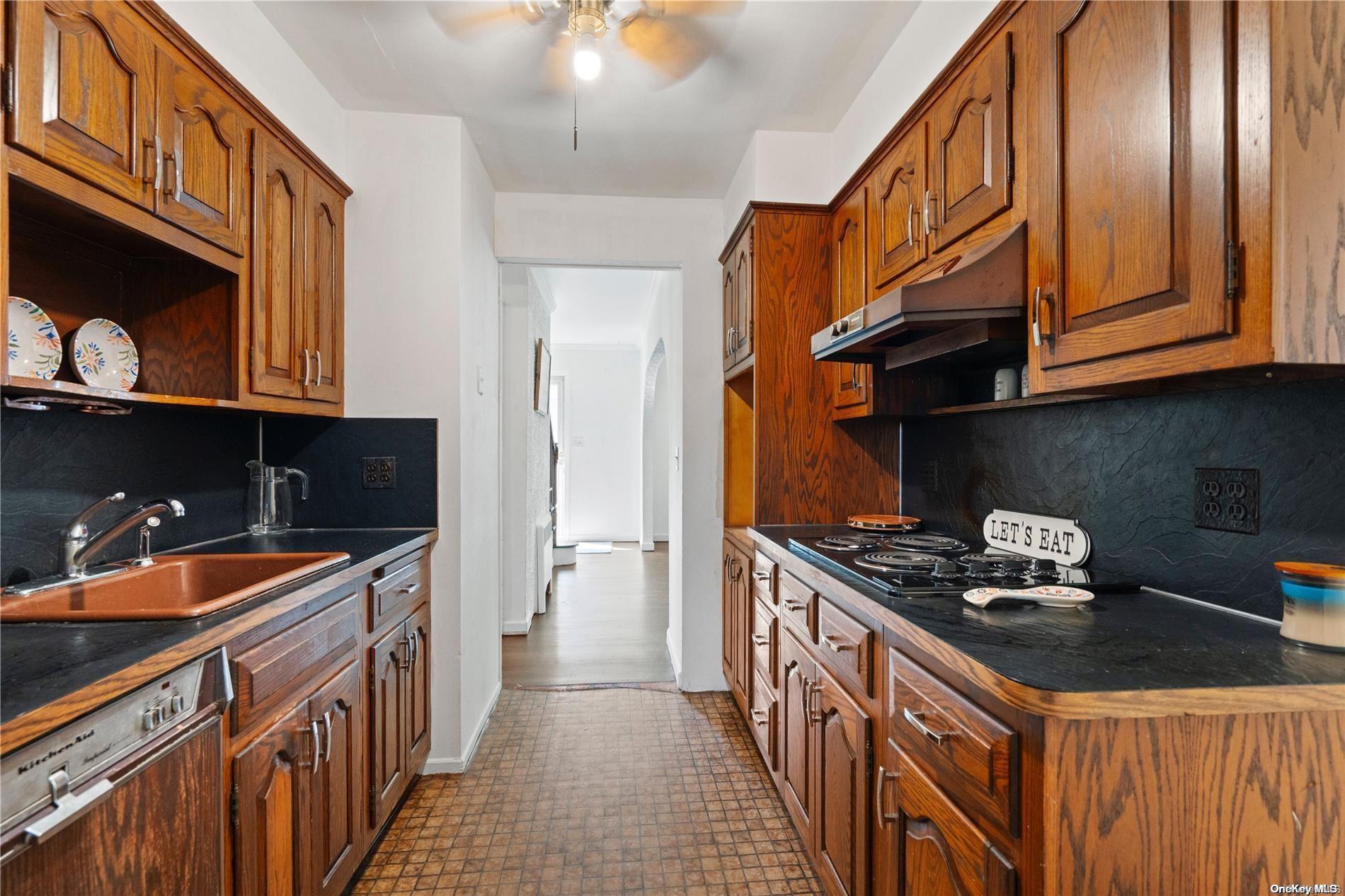 35 Roosevelt Avenue