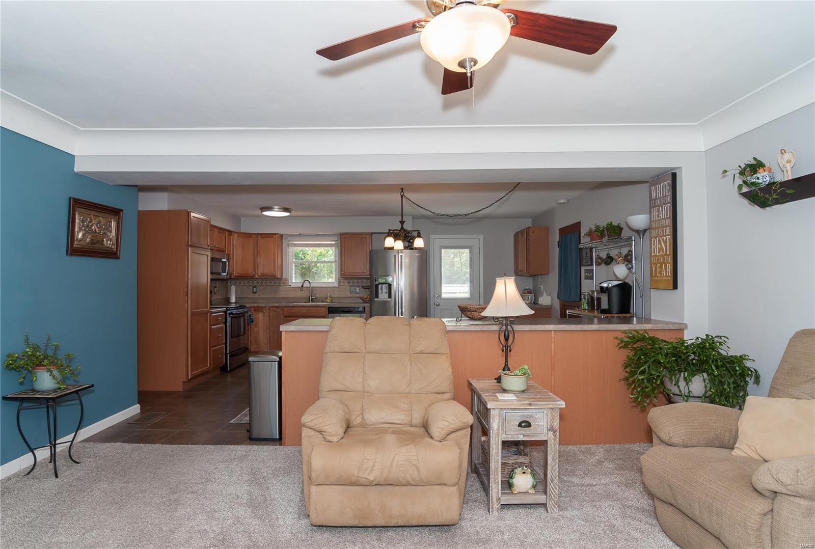 102 DEBBIE DR