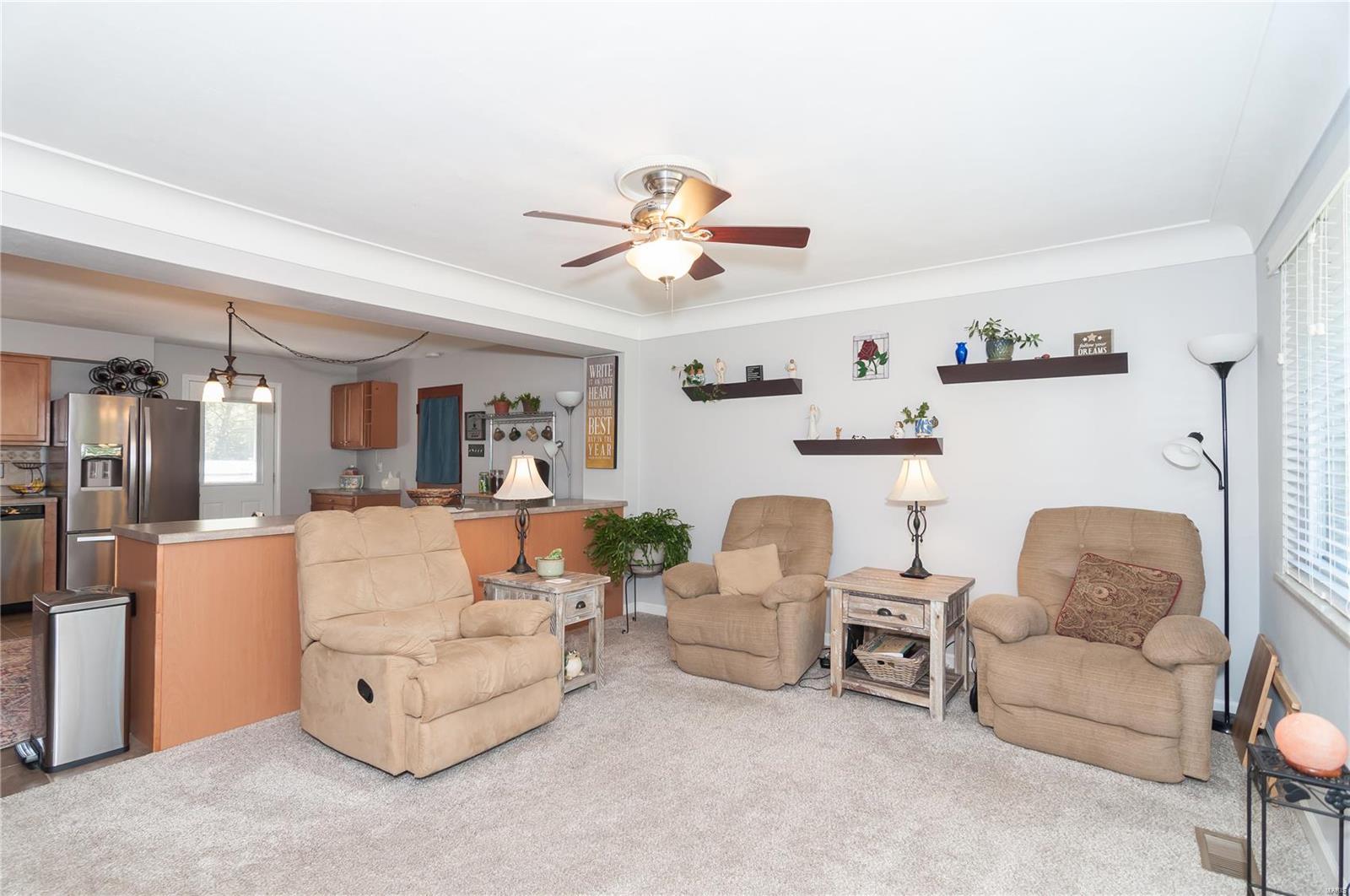 102 DEBBIE DR